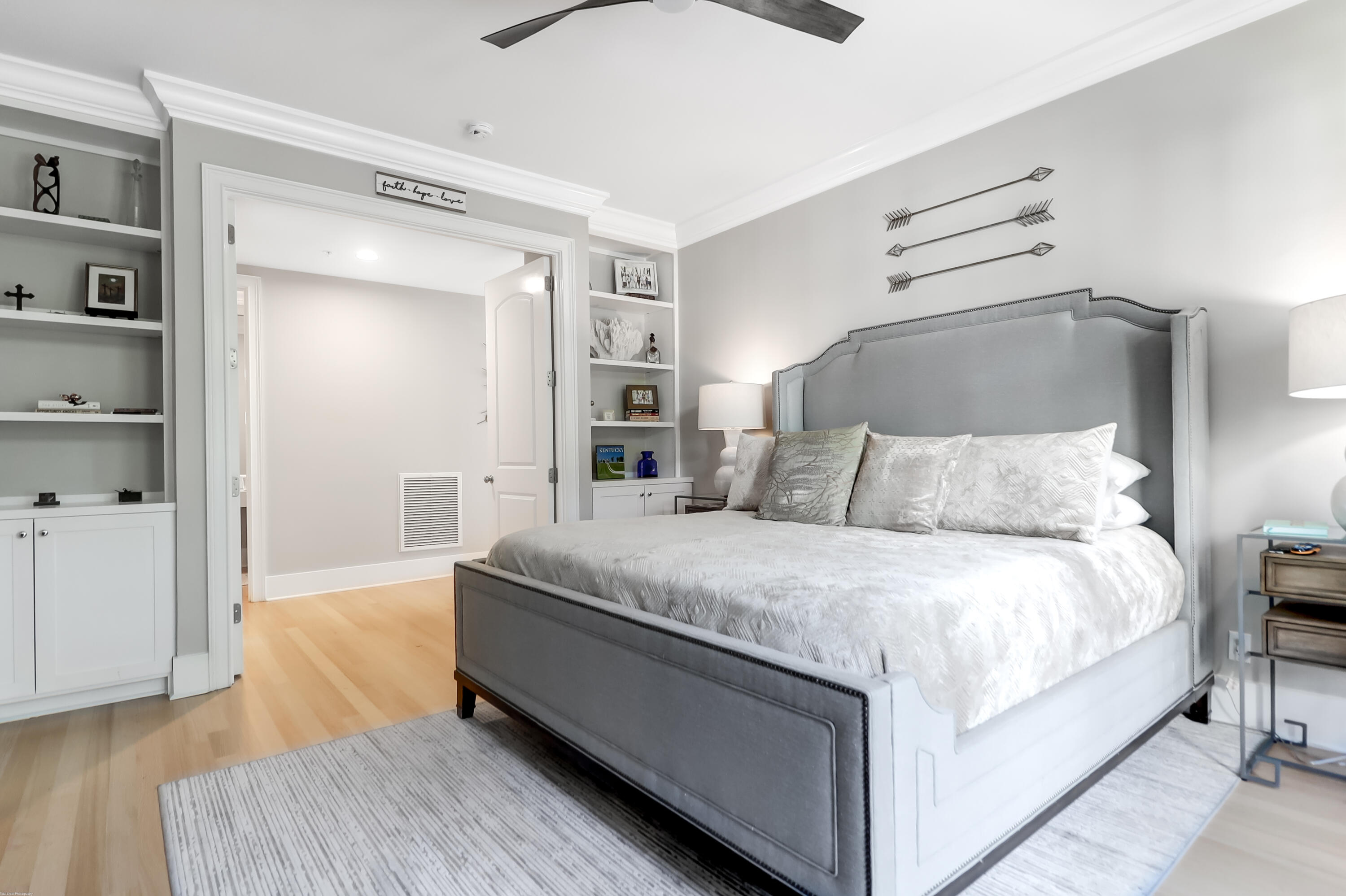 144 Fairbanks Oak Alley # 2b