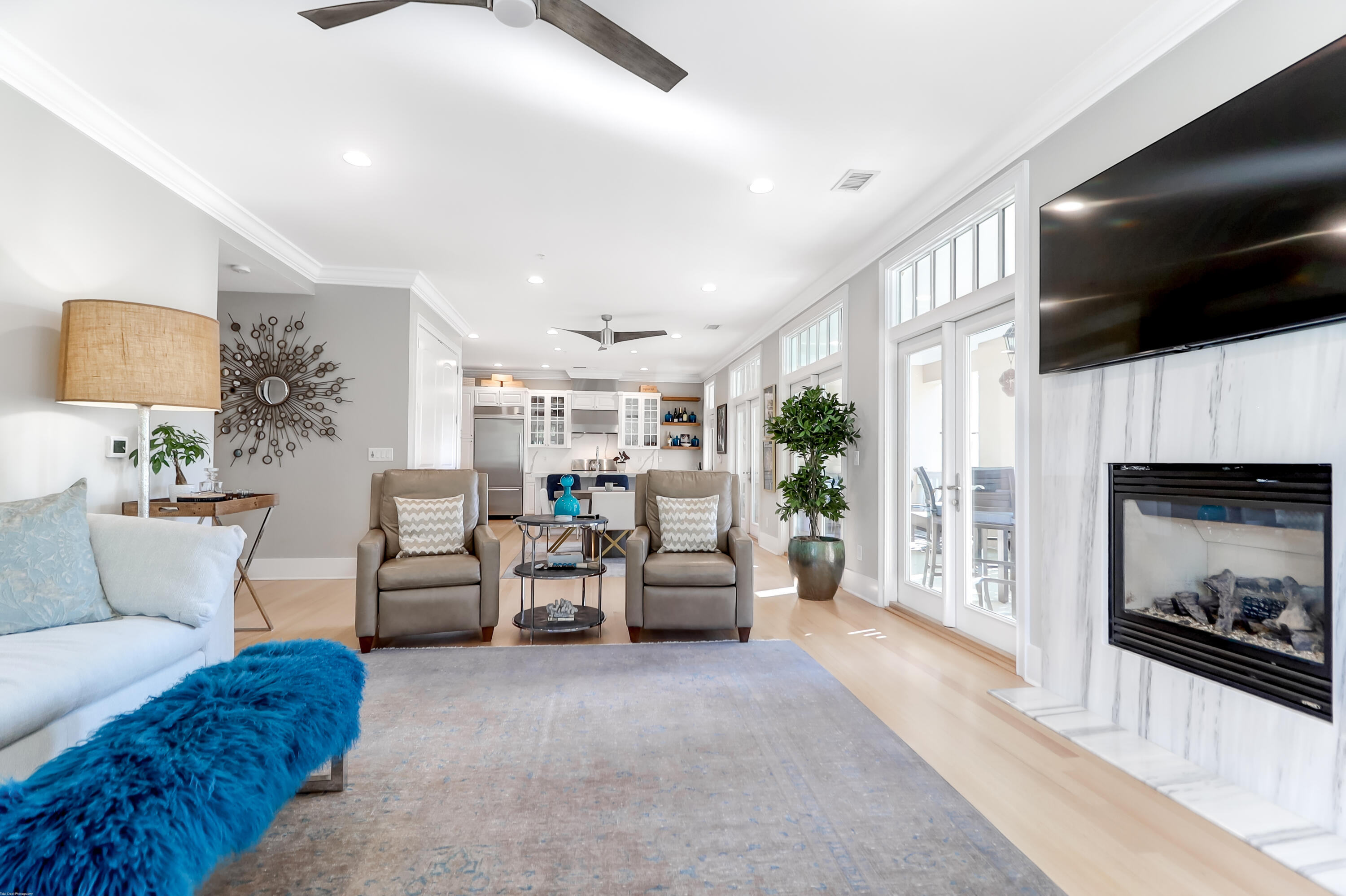 144 Fairbanks Oak Alley # 2b