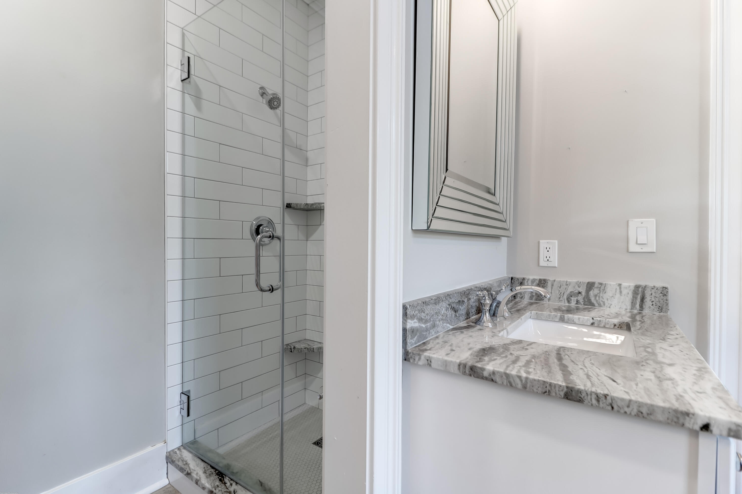 144 Fairbanks Oak Alley # 2b