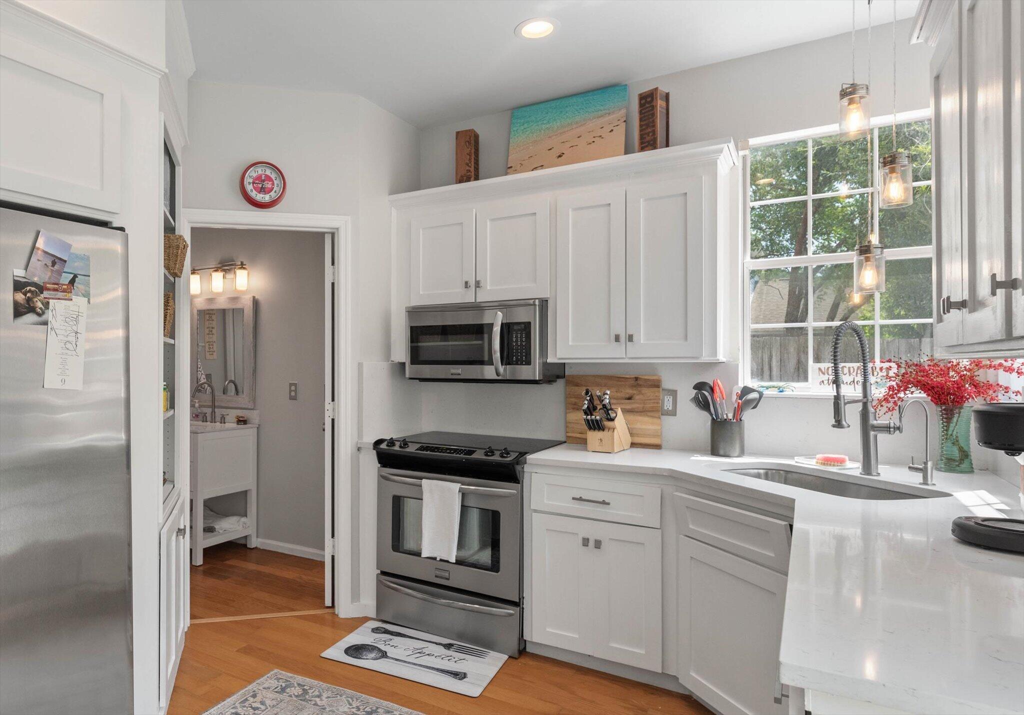 924 Provincial Circle