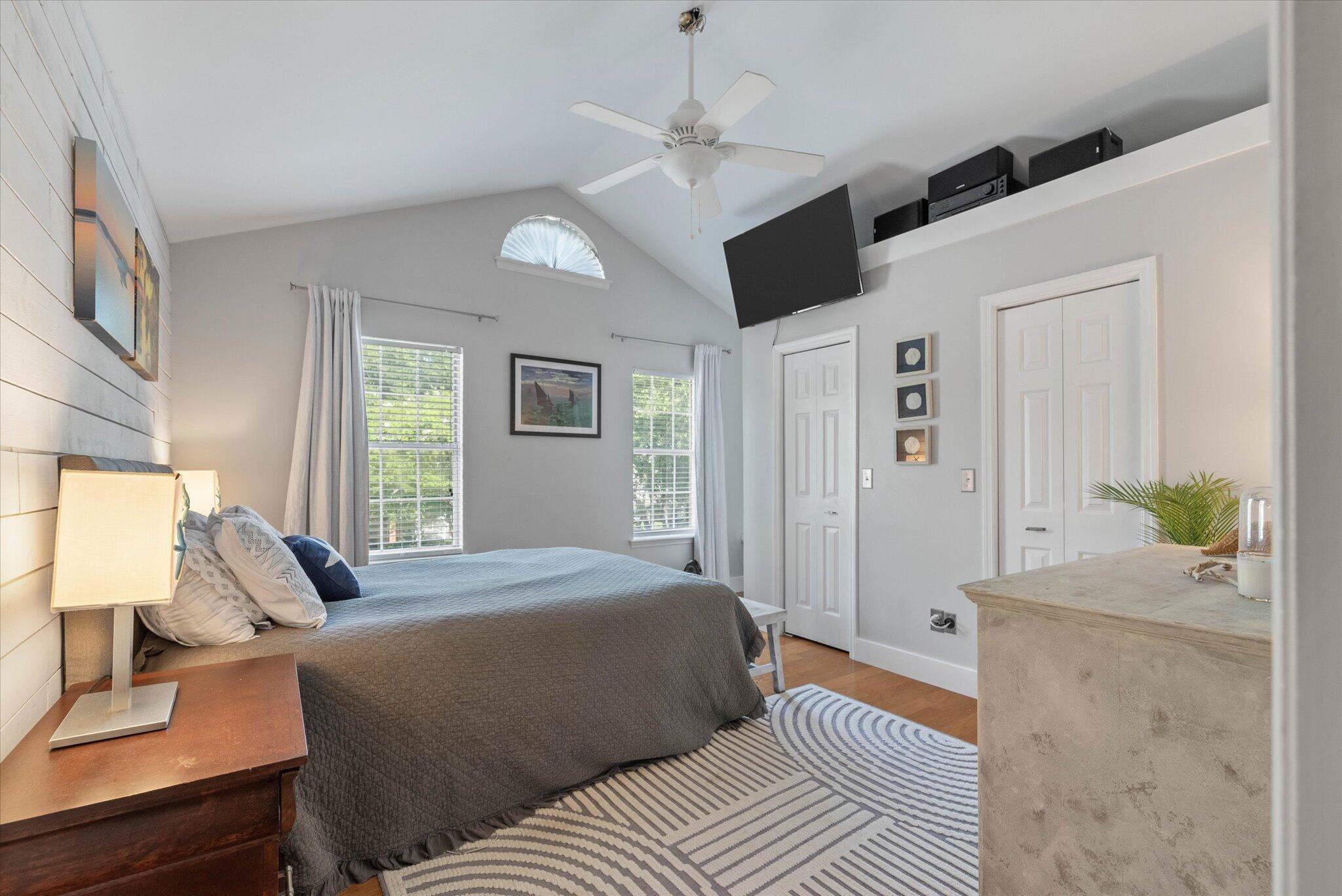 924 Provincial Circle