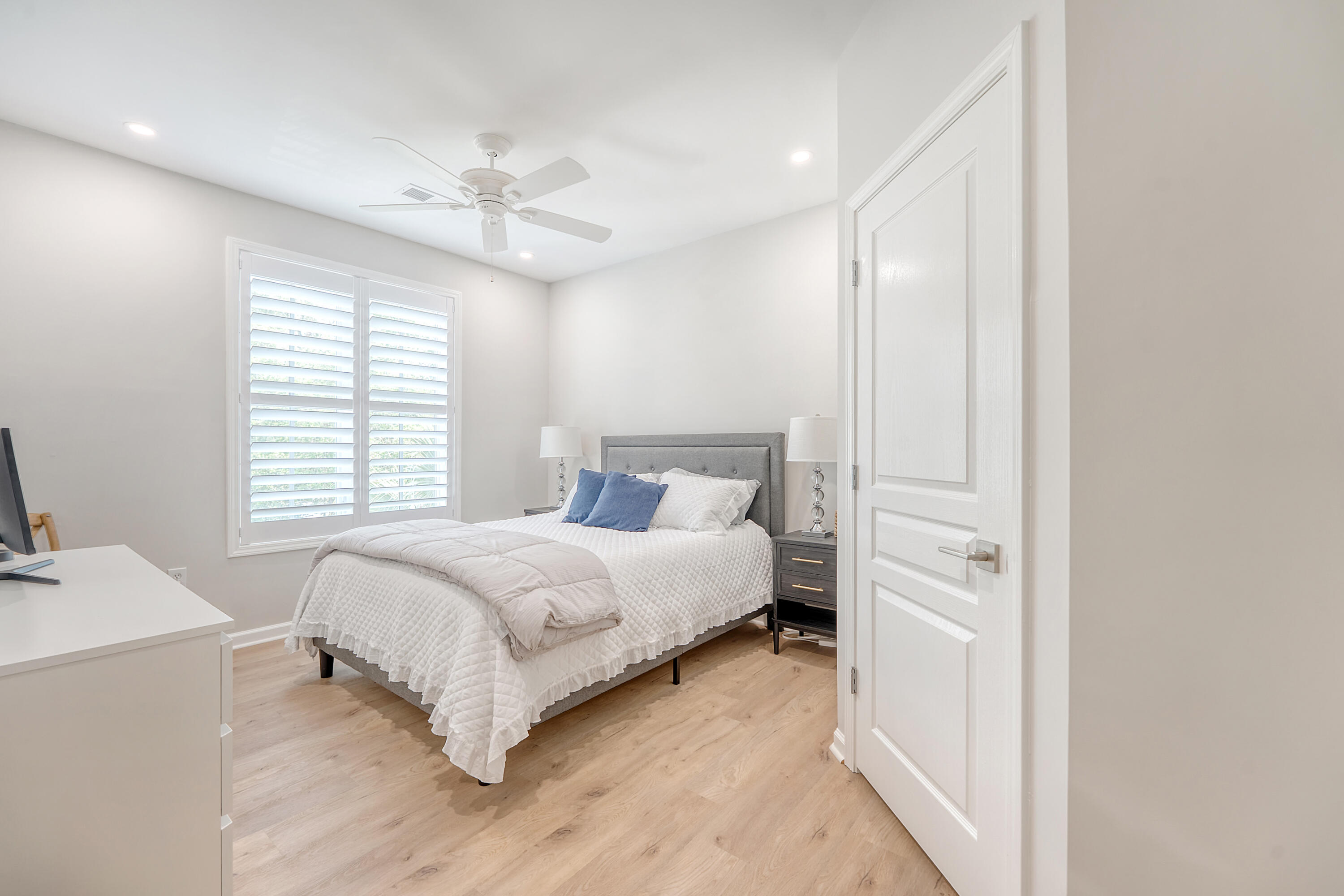 260 Seven Farms Drive # 306