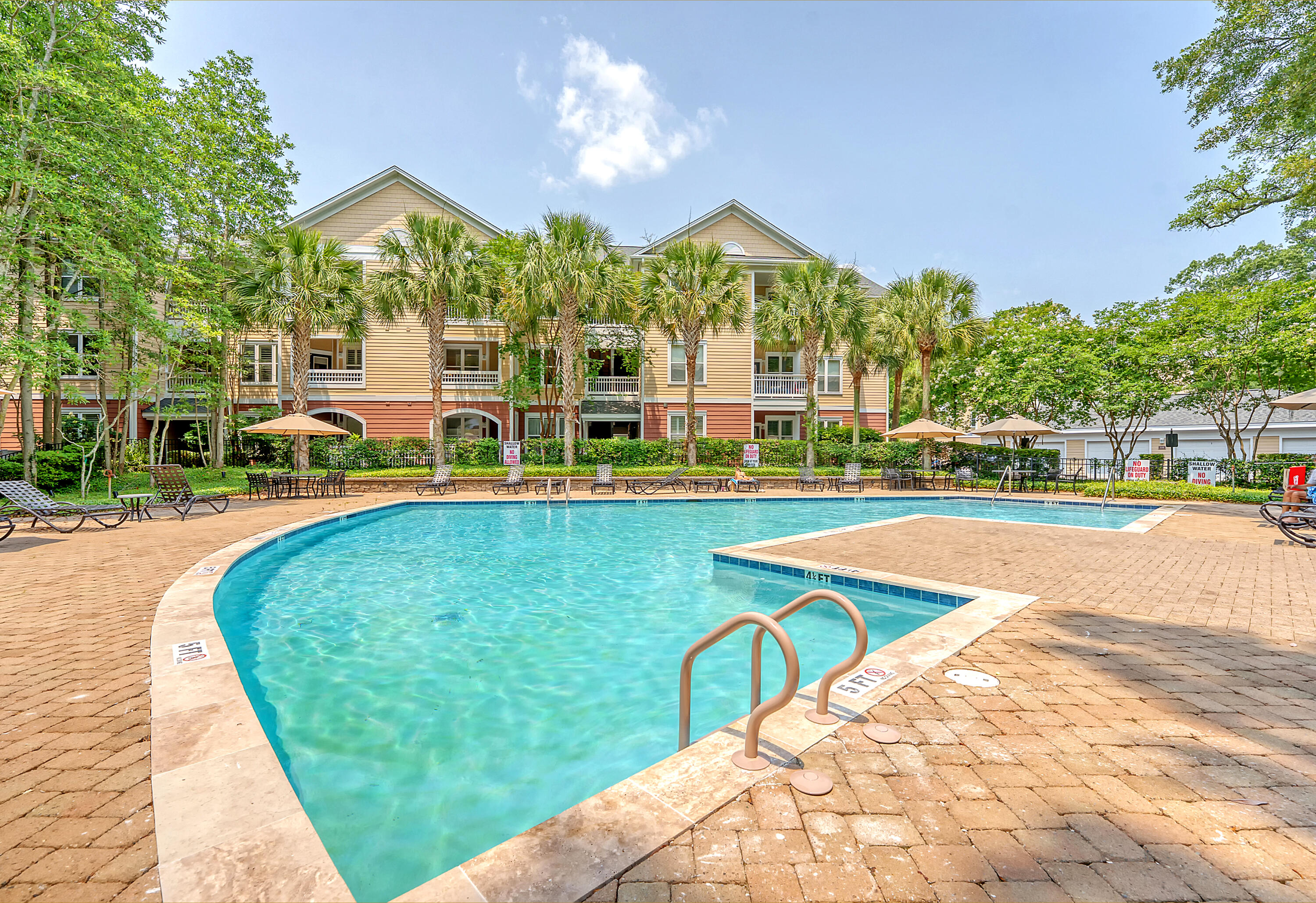 260 Seven Farms Drive # 306