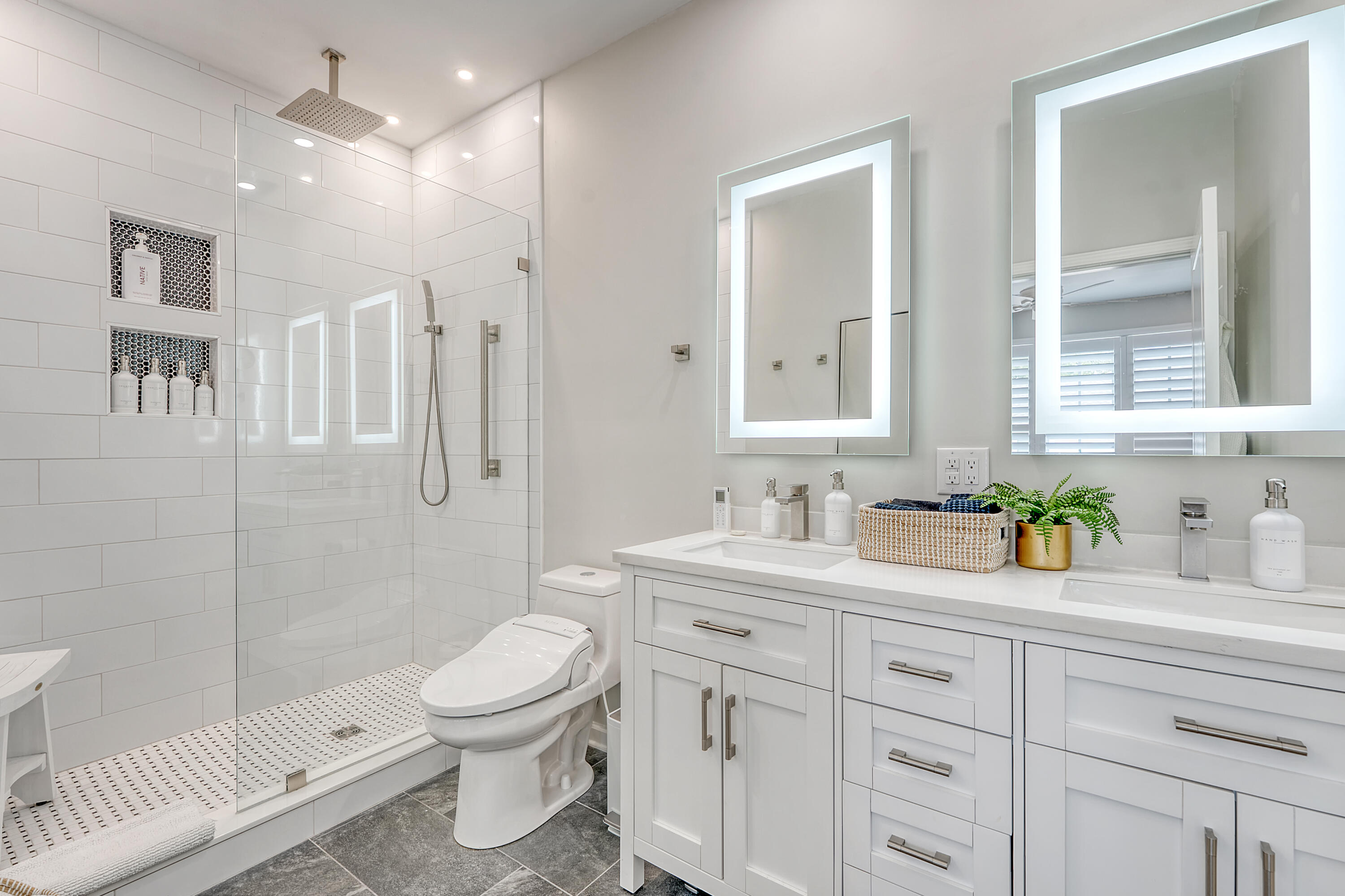 260 Seven Farms Drive # 306