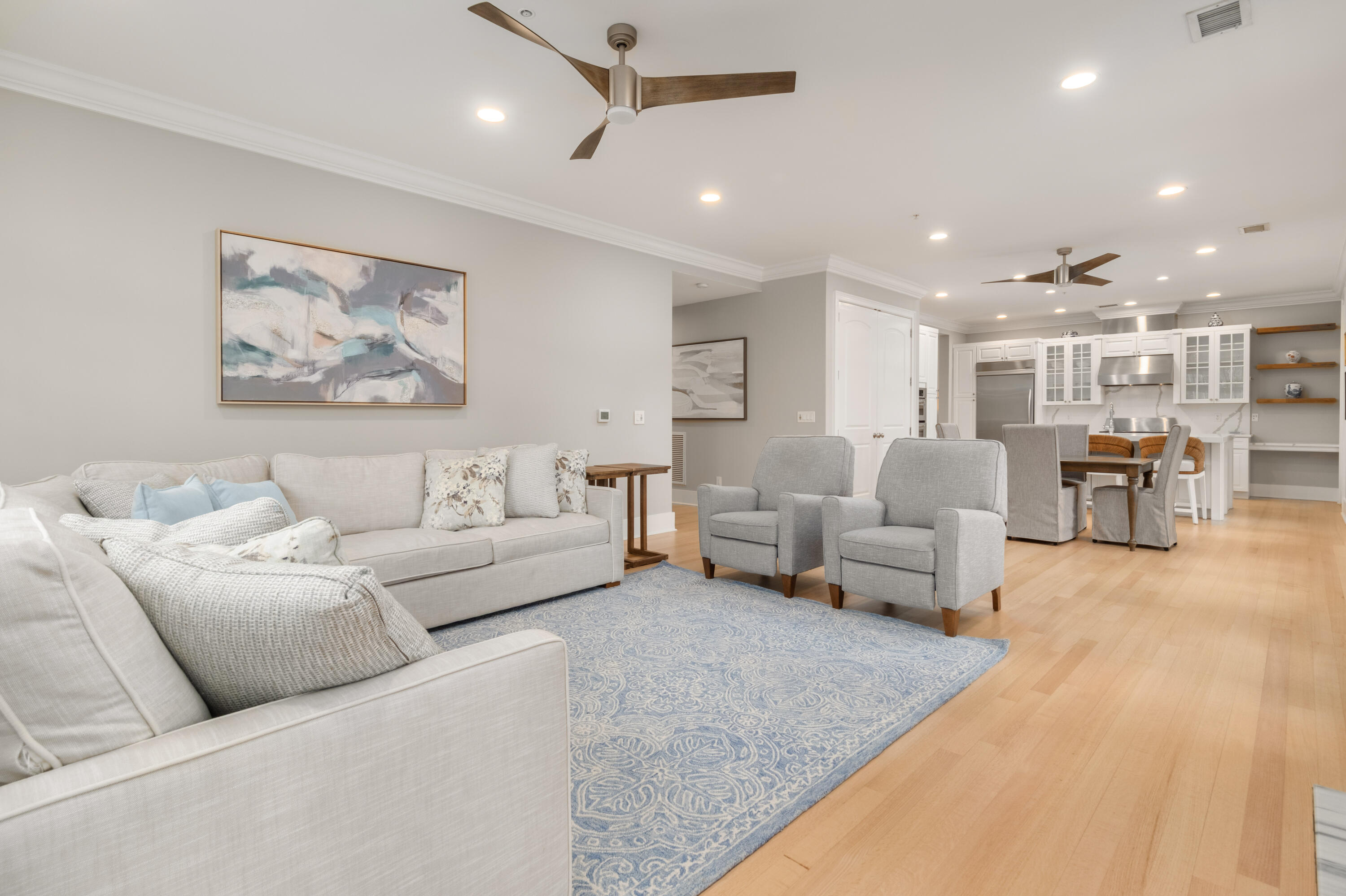 144 Fairbanks Oak Alley # 2b