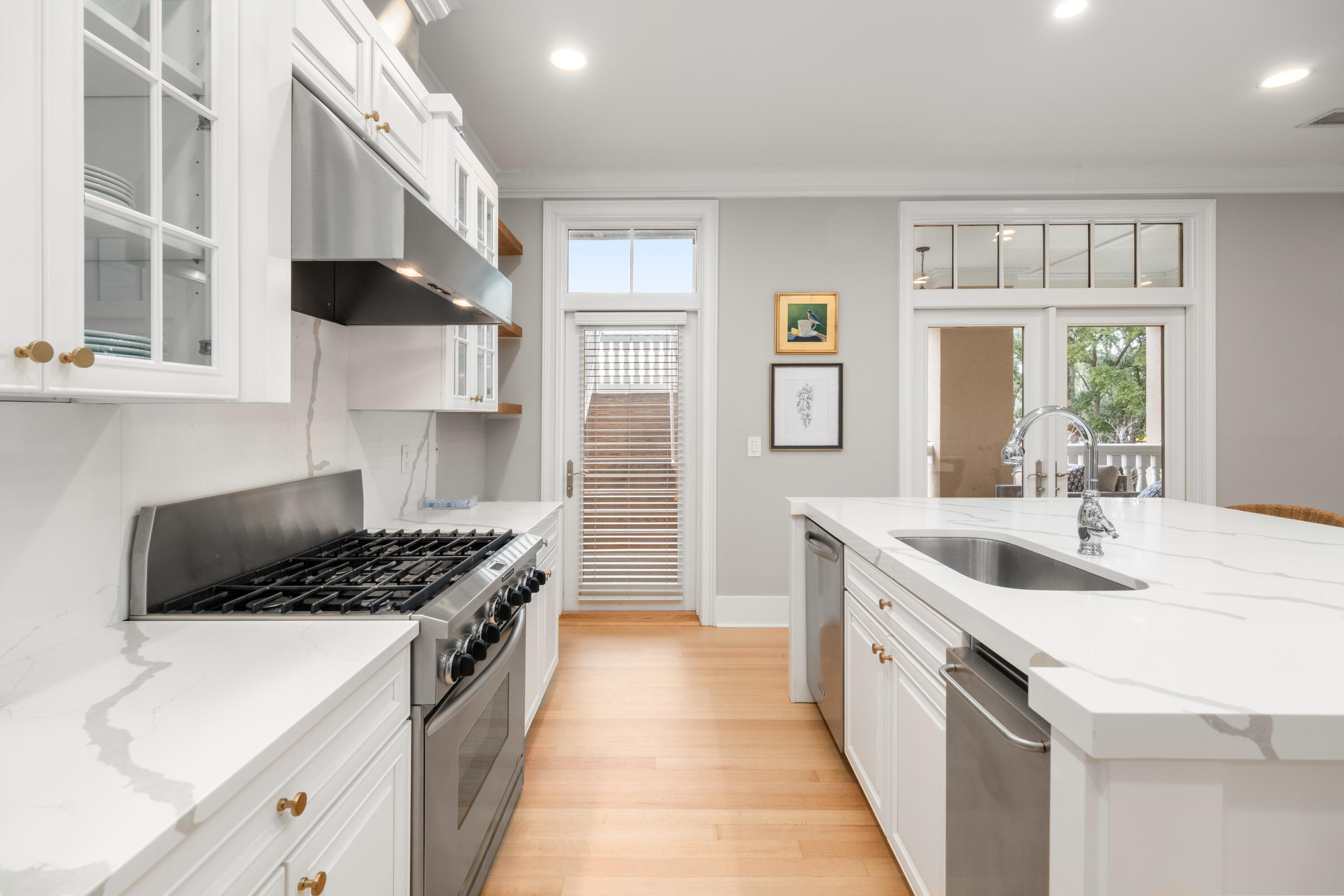 144 Fairbanks Oak Alley # 2b