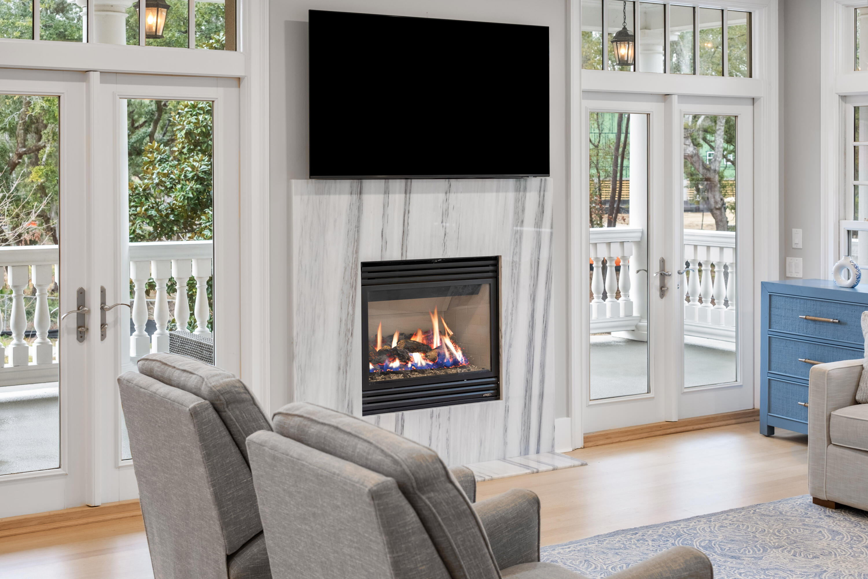 144 Fairbanks Oak Alley # 2b