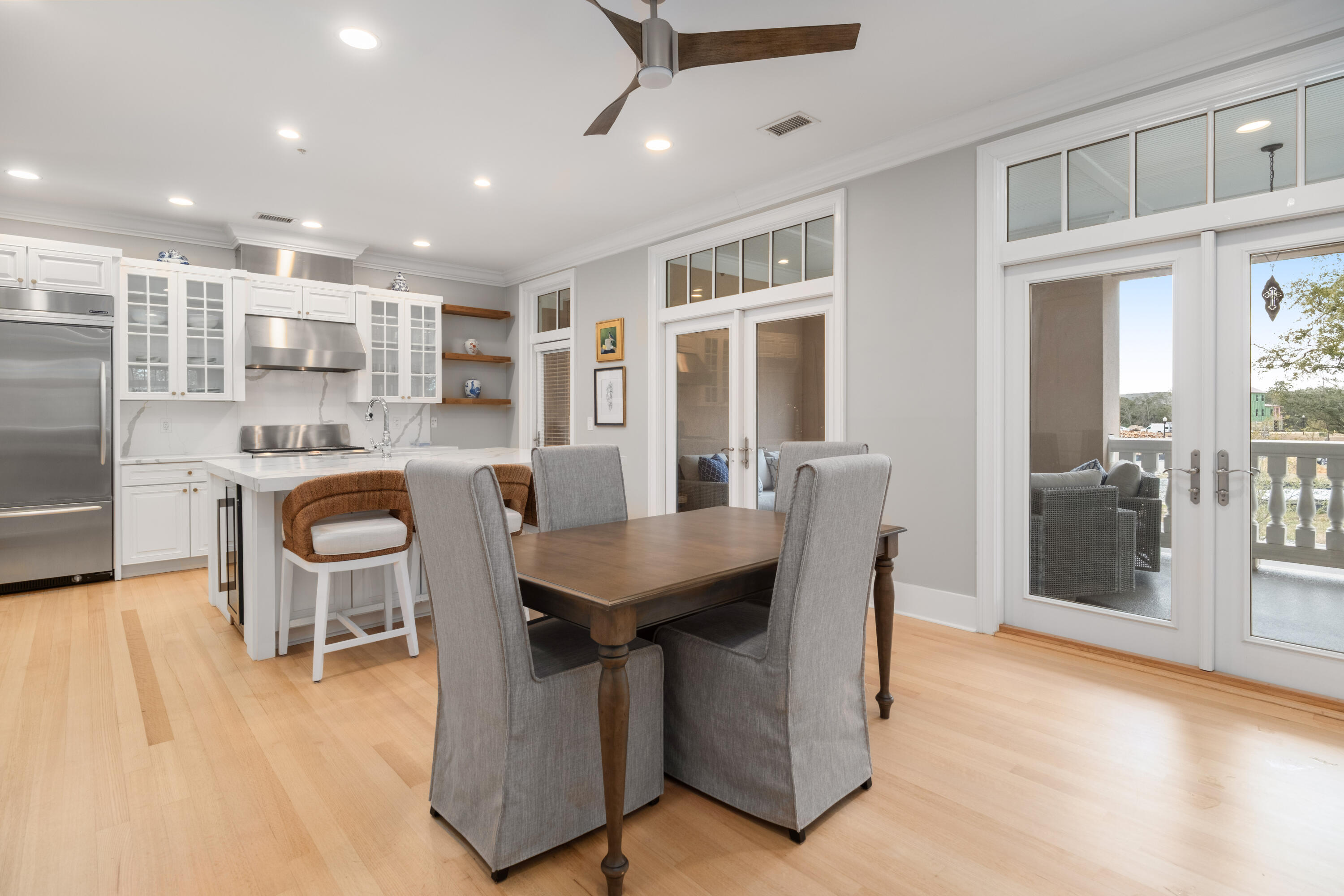 144 Fairbanks Oak Alley # 2b