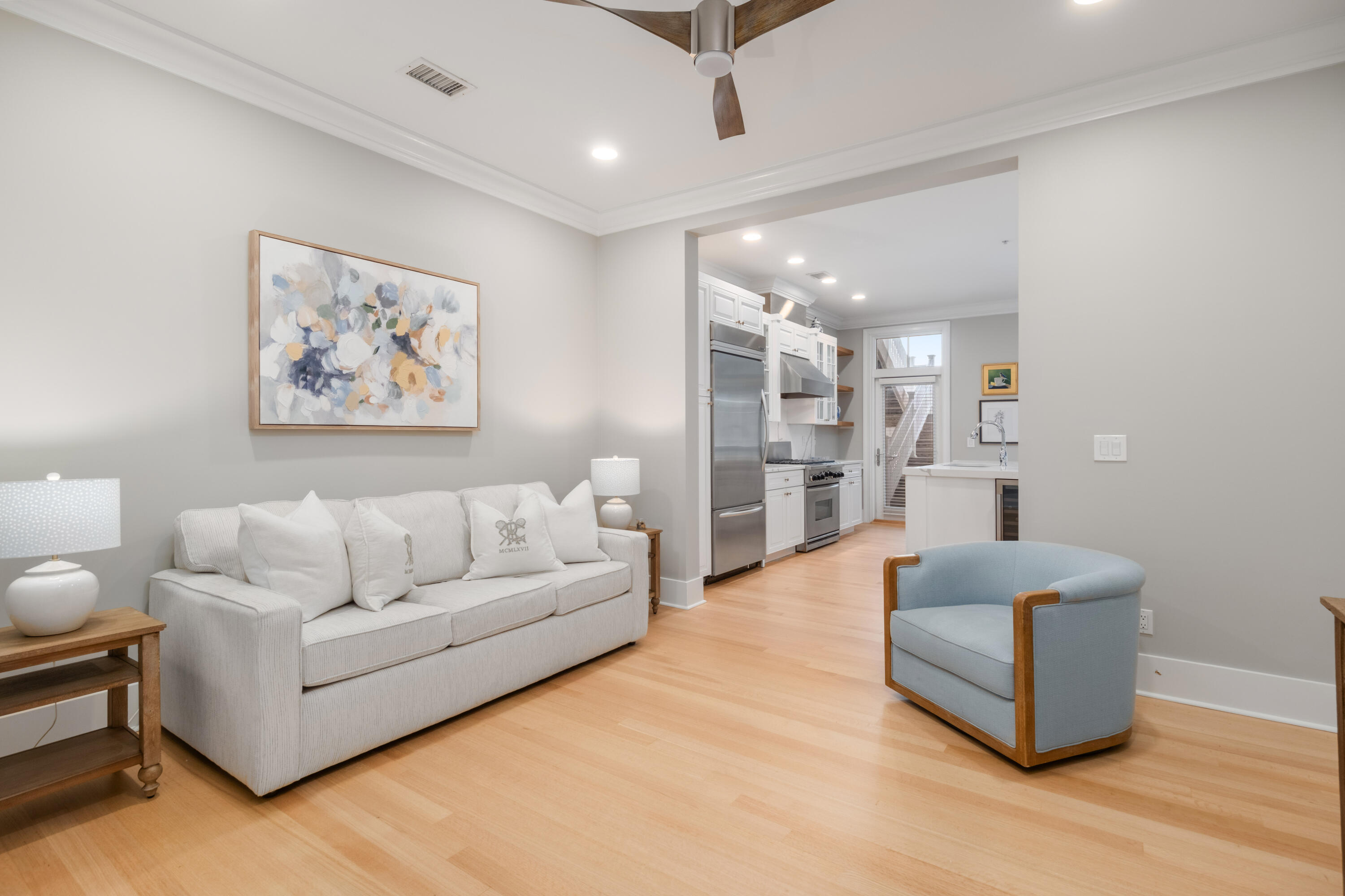 144 Fairbanks Oak Alley # 2b