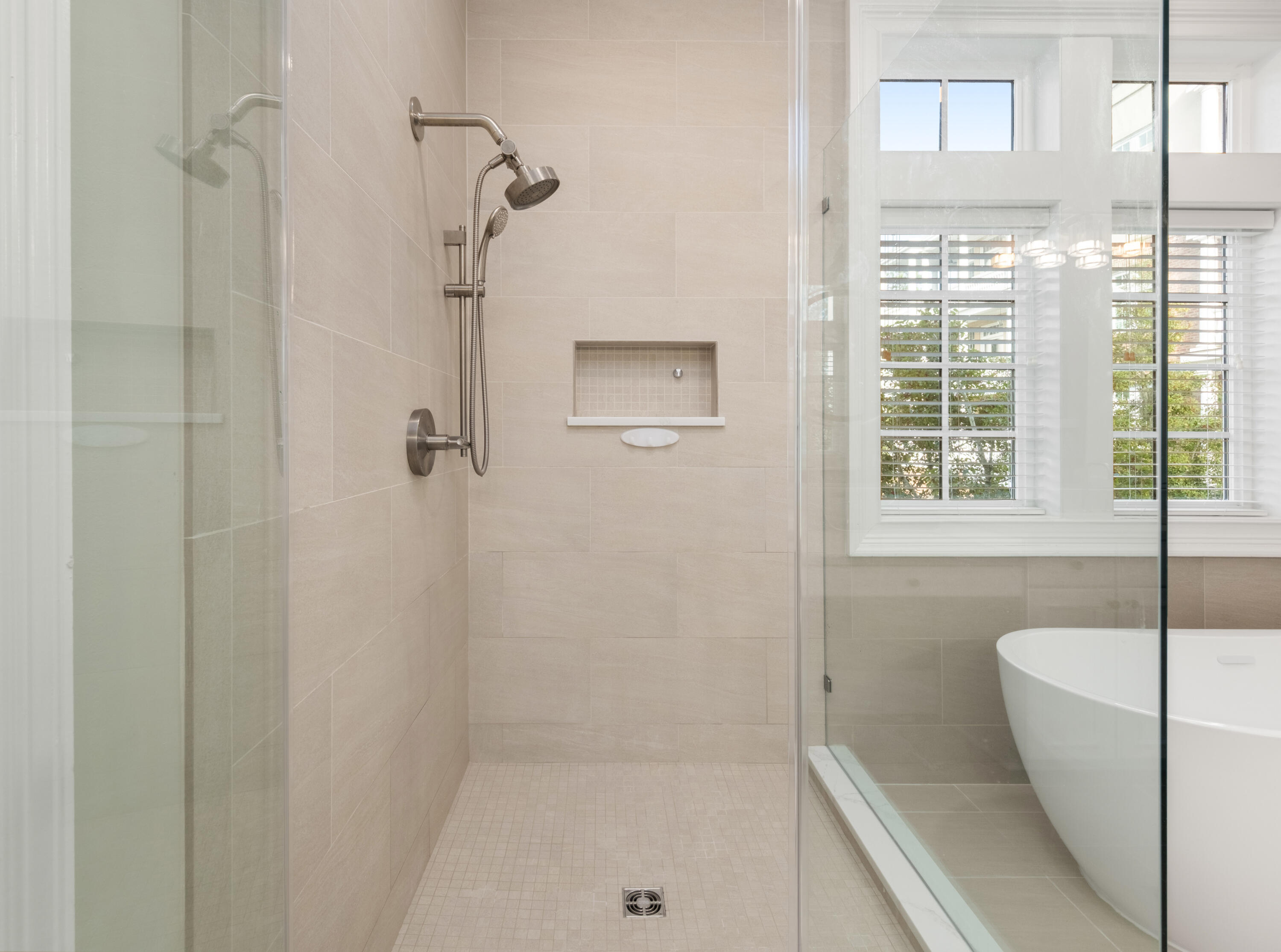 144 Fairbanks Oak Alley # 2b