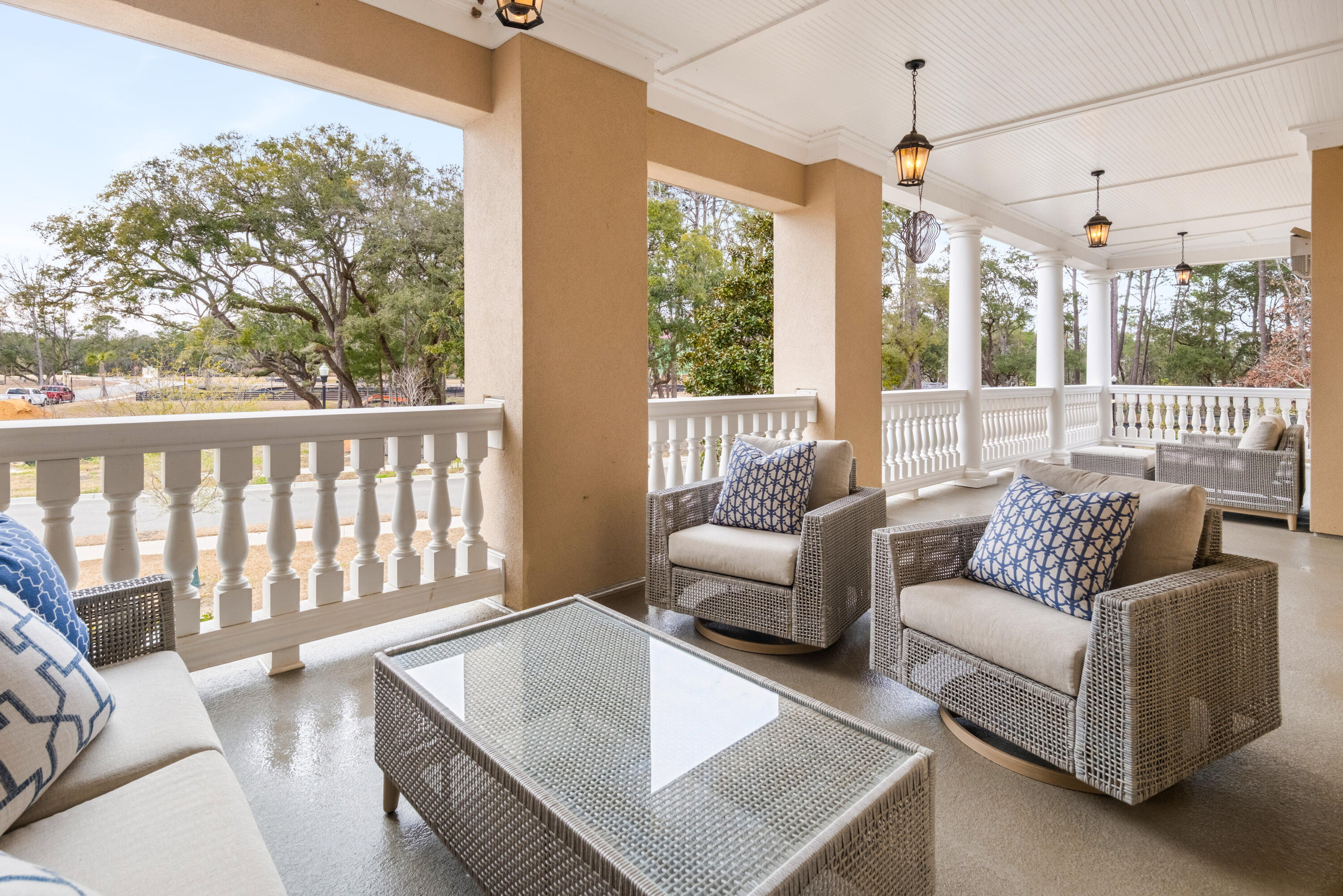 144 Fairbanks Oak Alley # 2b