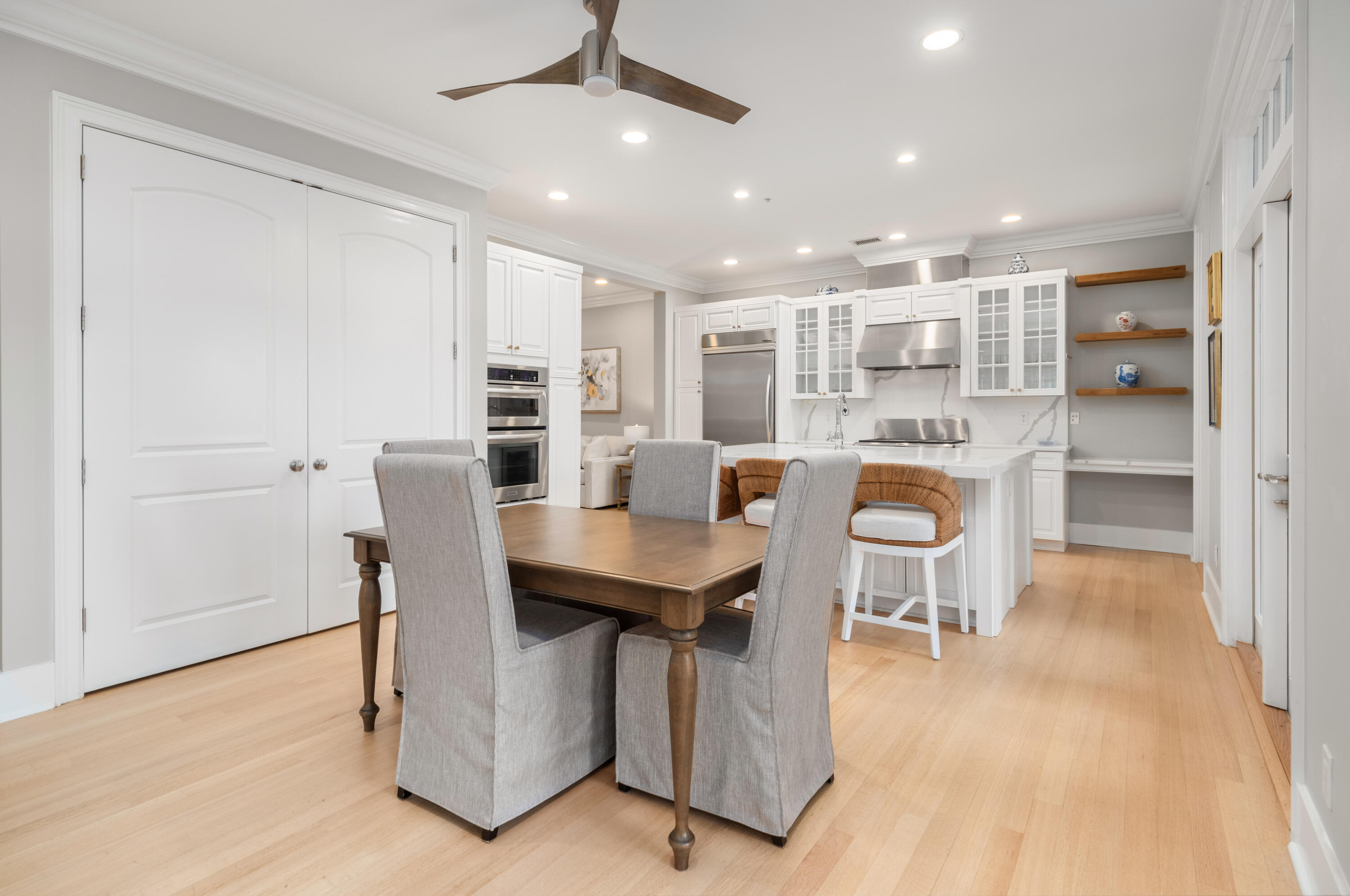 144 Fairbanks Oak Alley # 2b