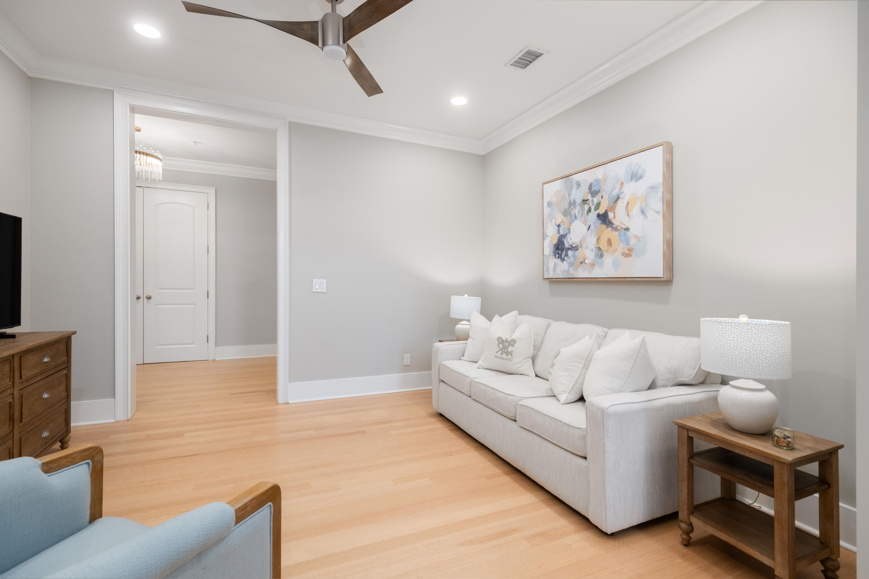 144 Fairbanks Oak Alley # 2b