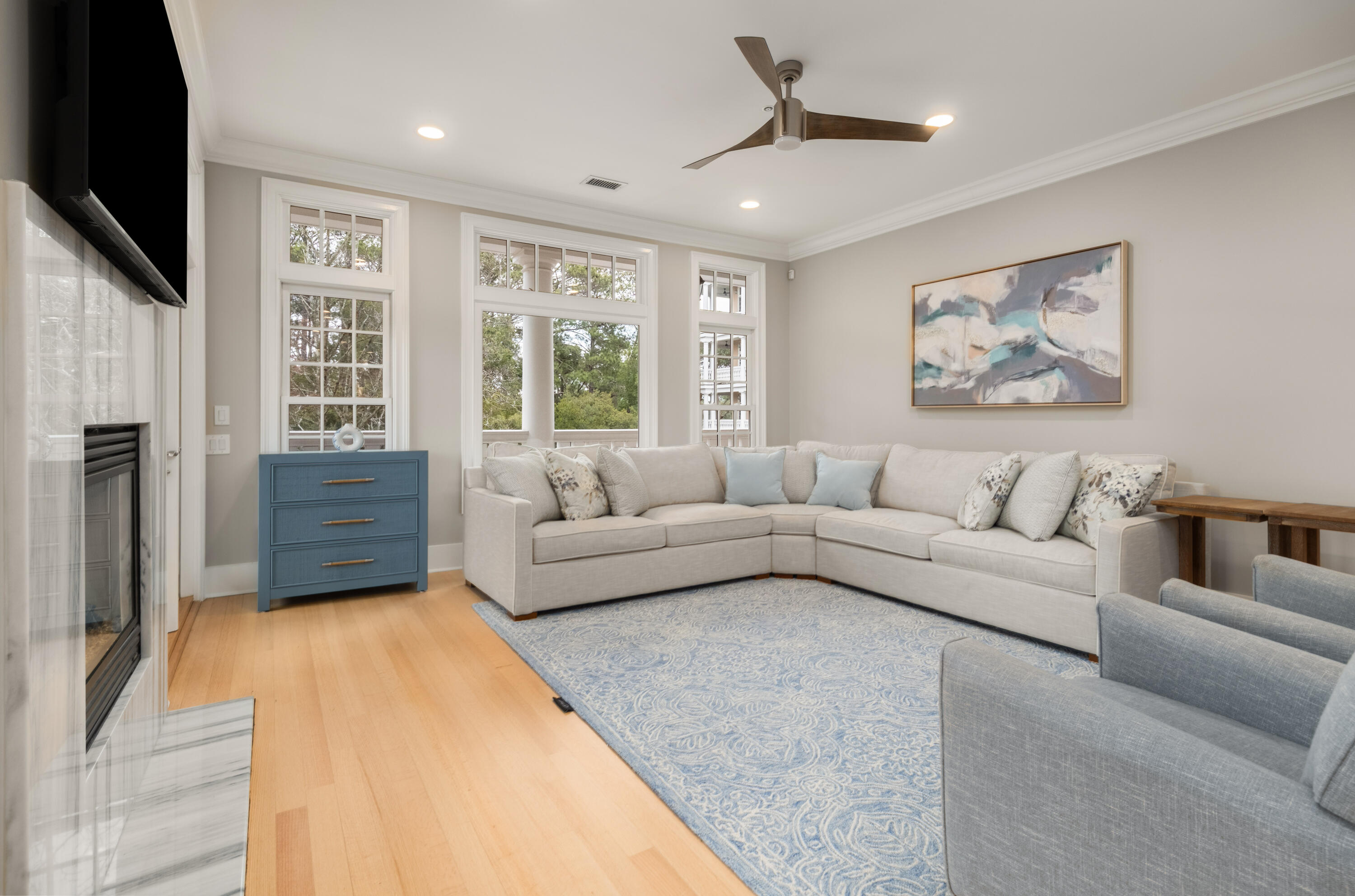 144 Fairbanks Oak Alley # 2b