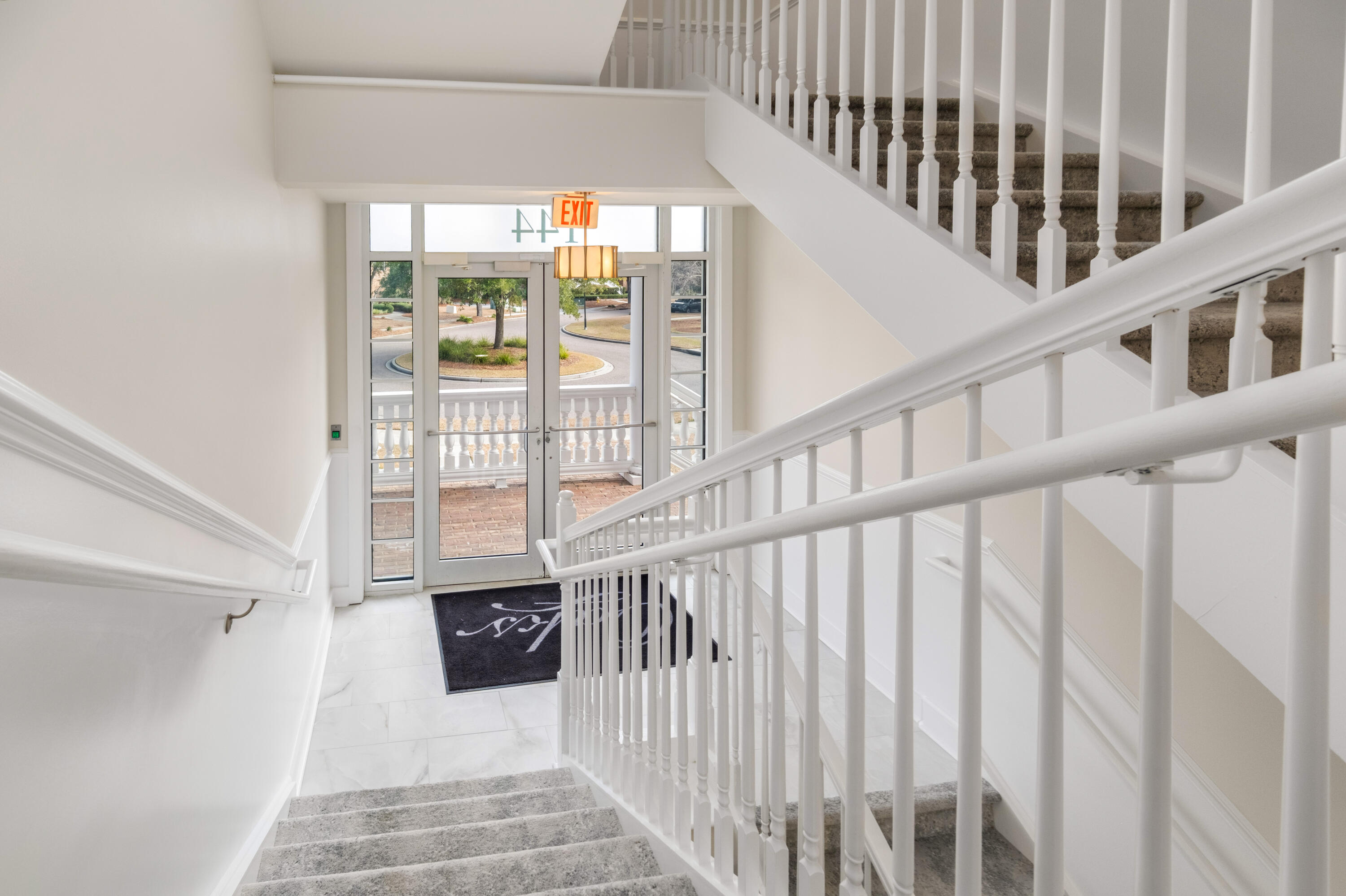 144 Fairbanks Oak Alley # 2b