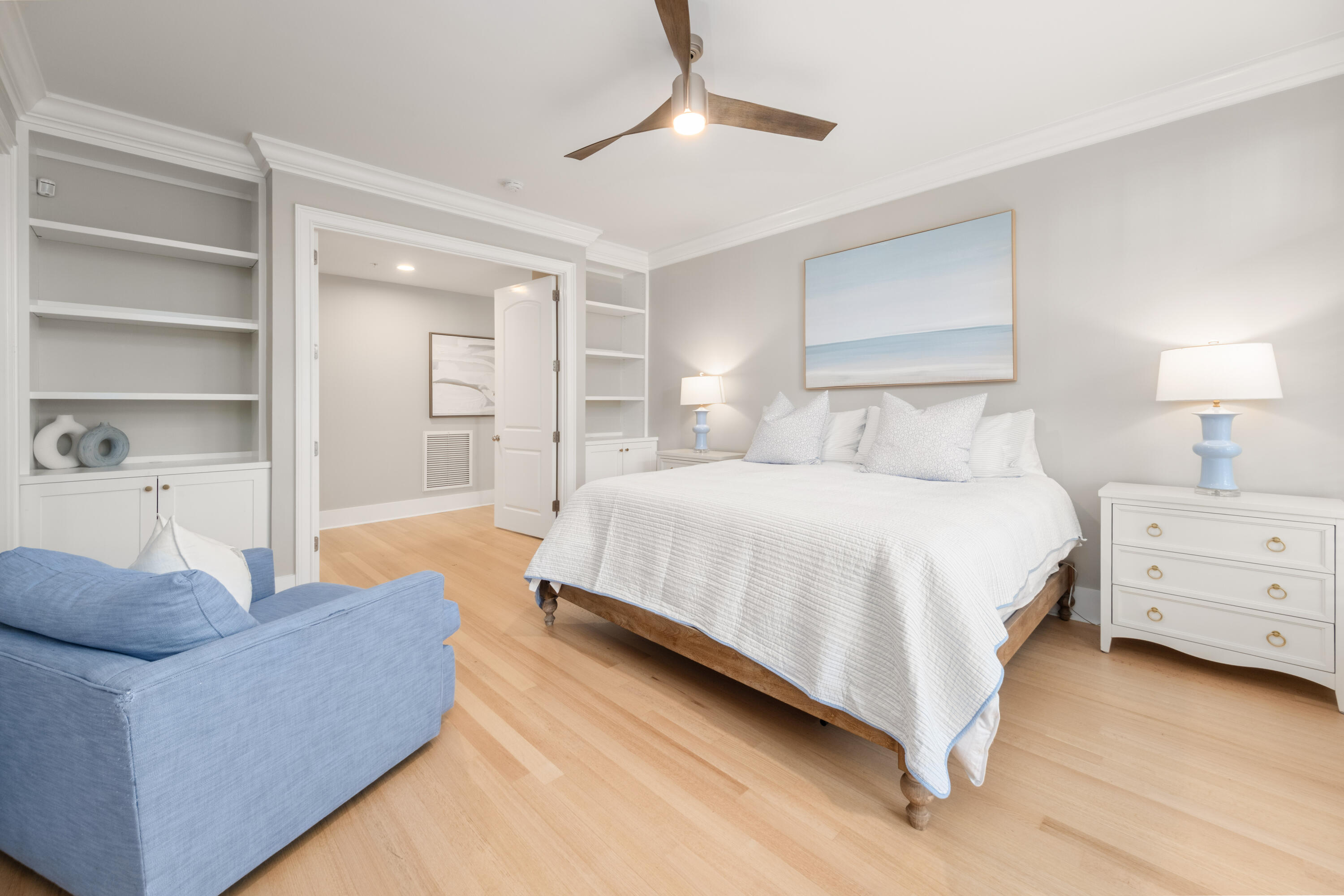 144 Fairbanks Oak Alley # 2b