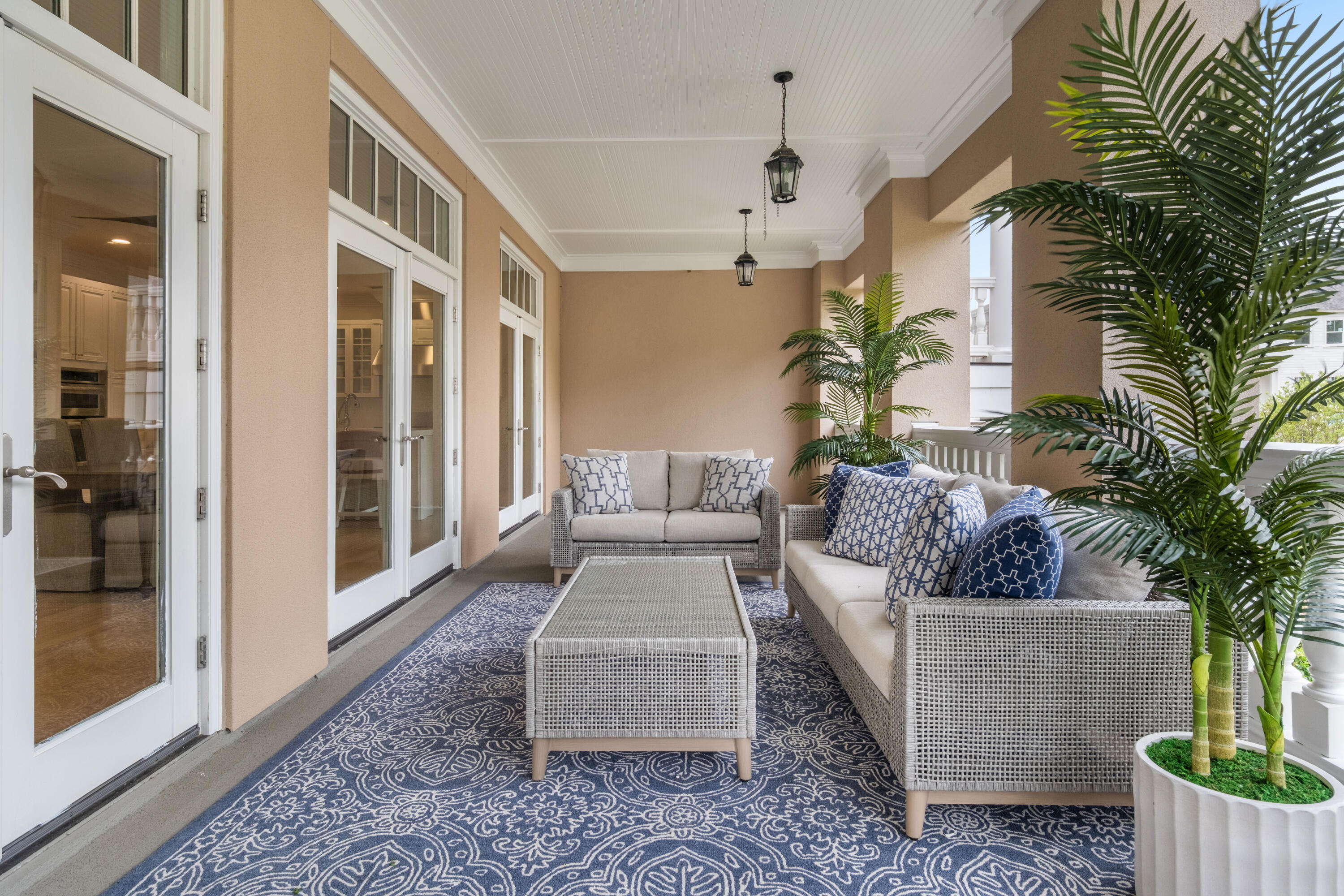 144 Fairbanks Oak Alley # 2b