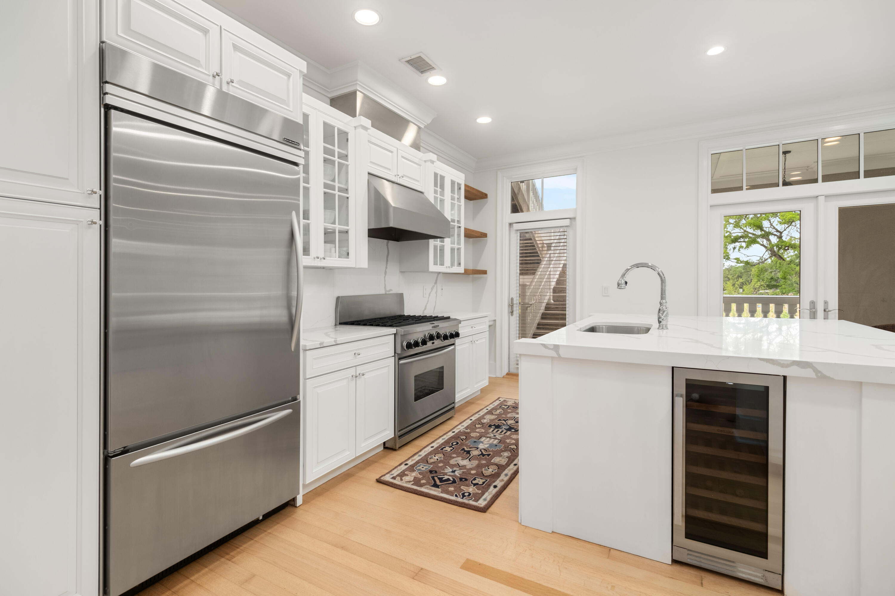 144 Fairbanks Oak Alley # 2b