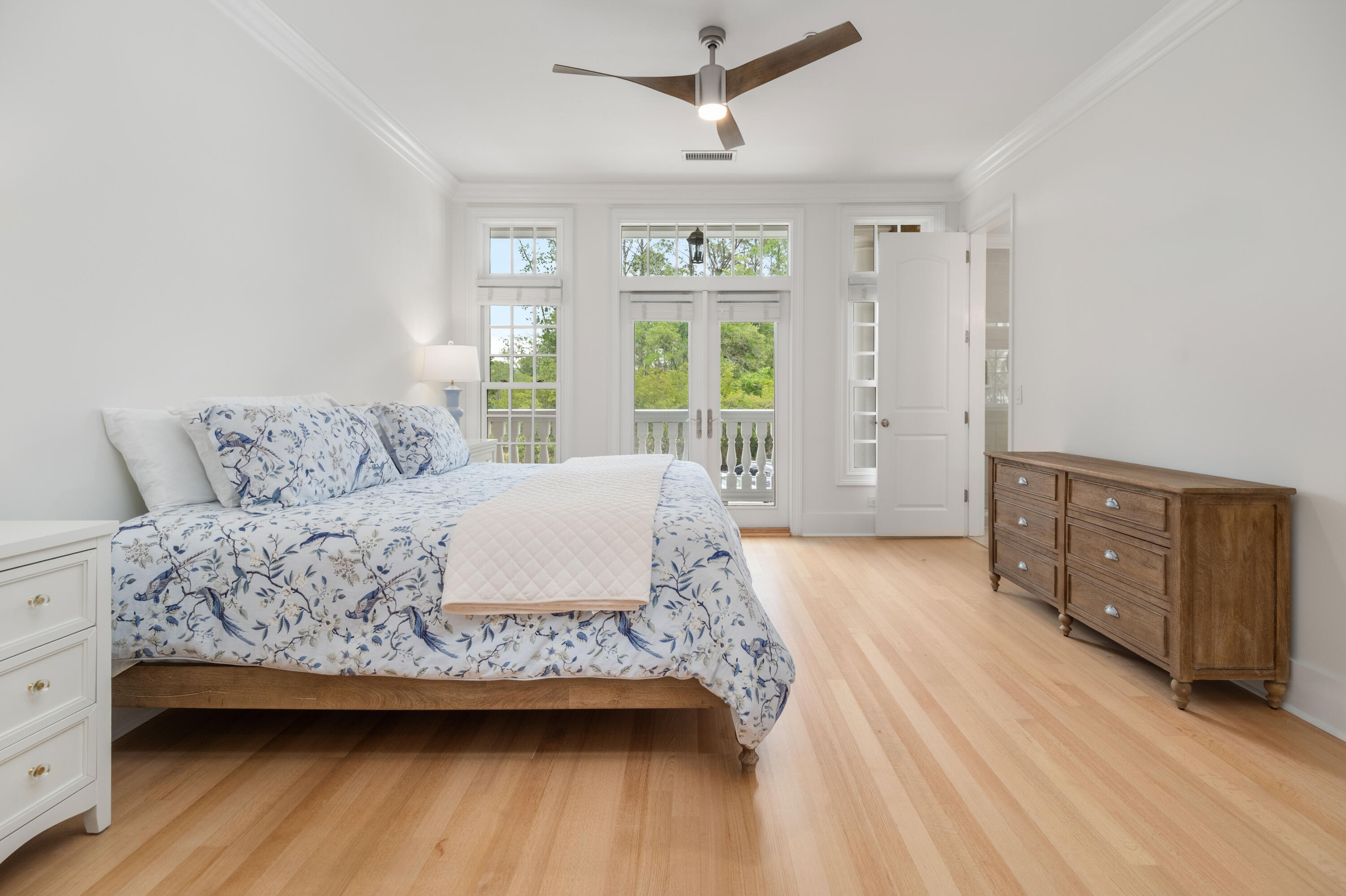 144 Fairbanks Oak Alley # 2b