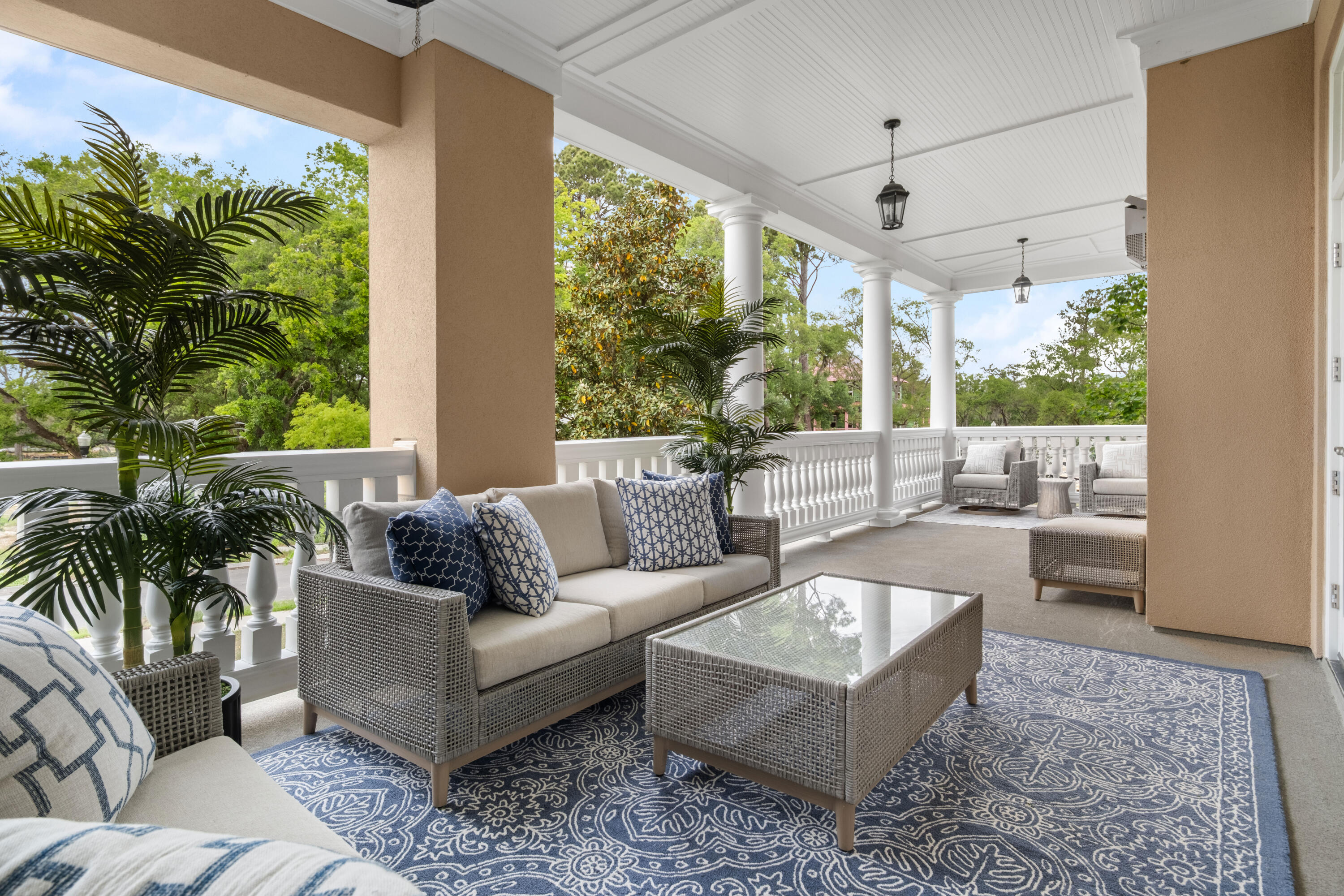 144 Fairbanks Oak Alley # 2b