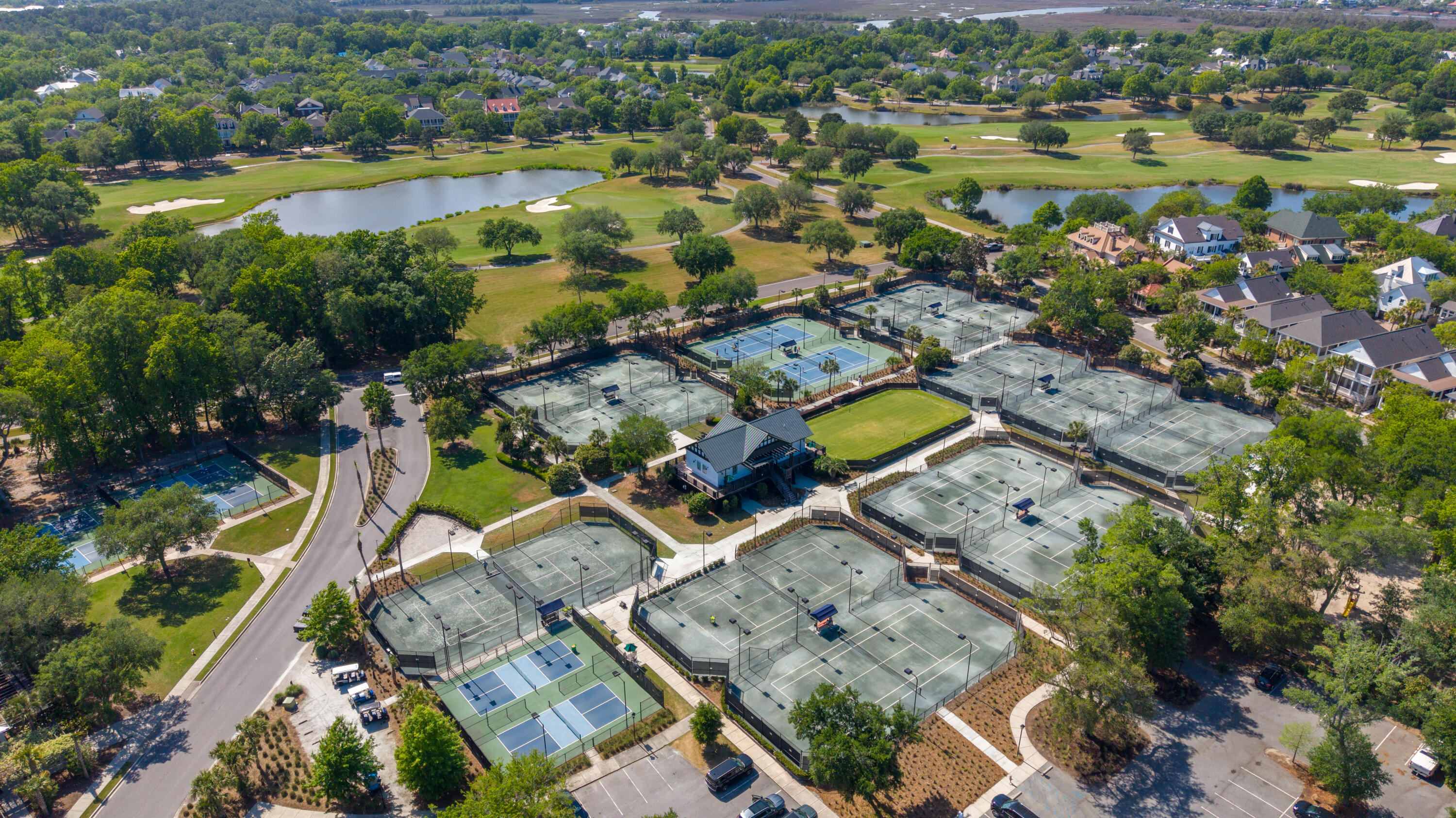 144 Fairbanks Oak Alley # 2b