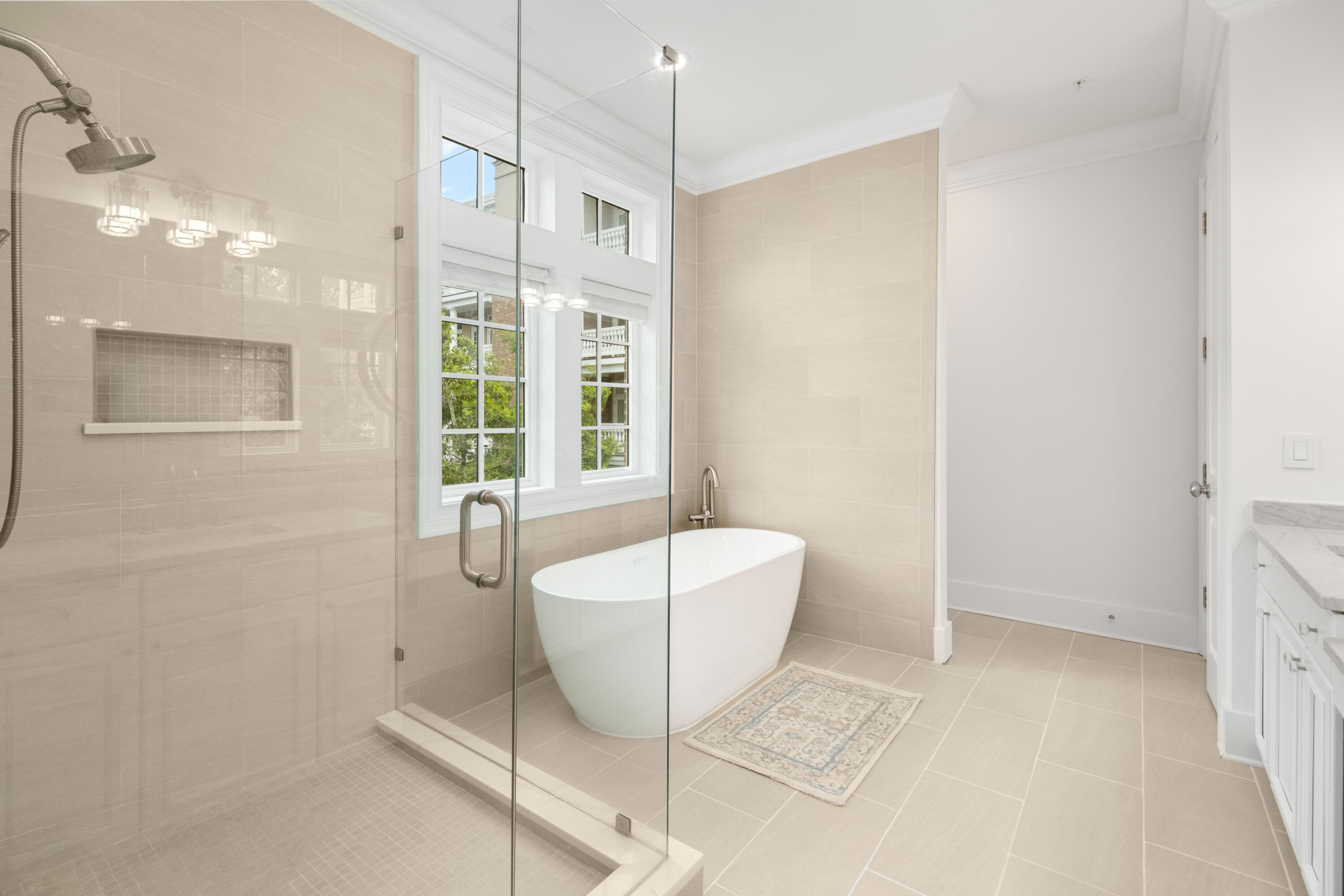 144 Fairbanks Oak Alley # 2b
