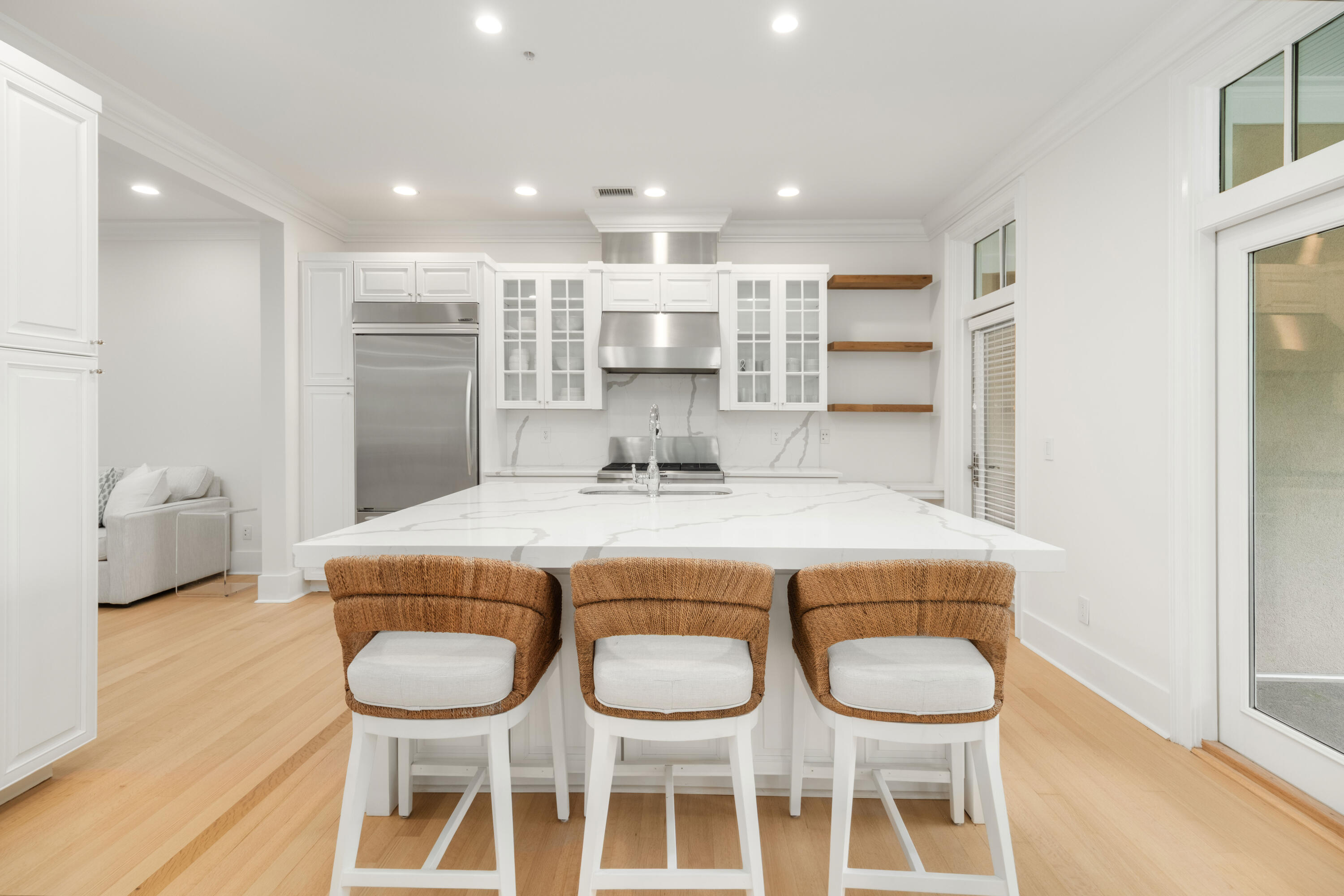 144 Fairbanks Oak Alley # 2b