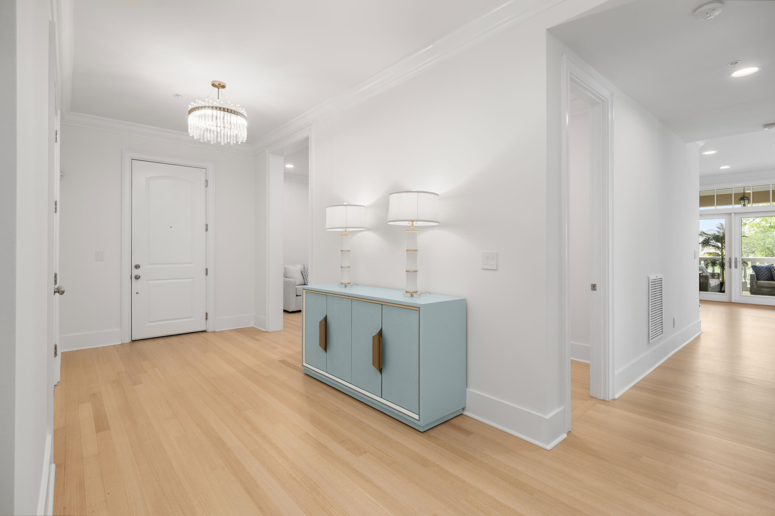 144 Fairbanks Oak Alley # 2b