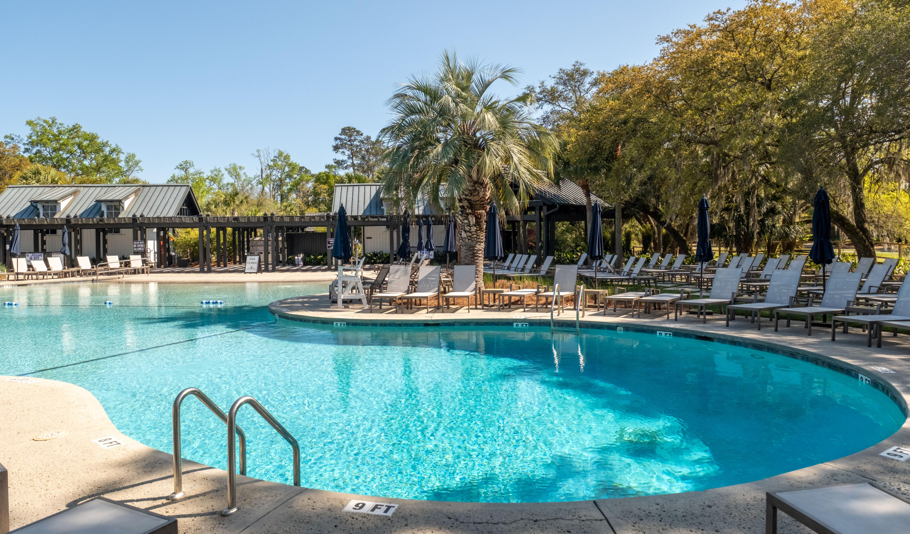 144 Fairbanks Oak Alley # 2b
