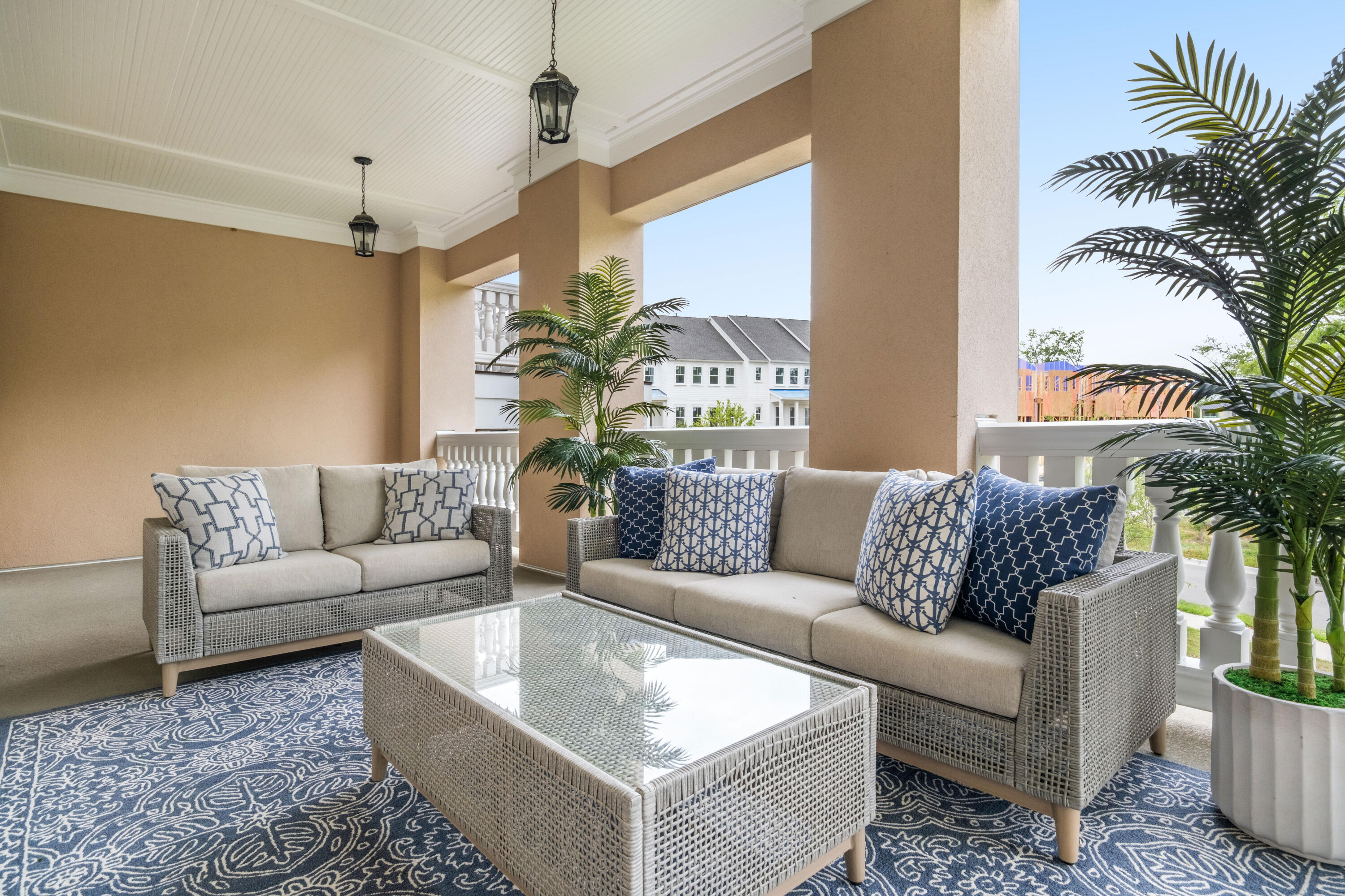 144 Fairbanks Oak Alley # 2b