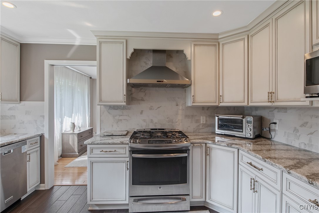 6826 Dutch Hill Road