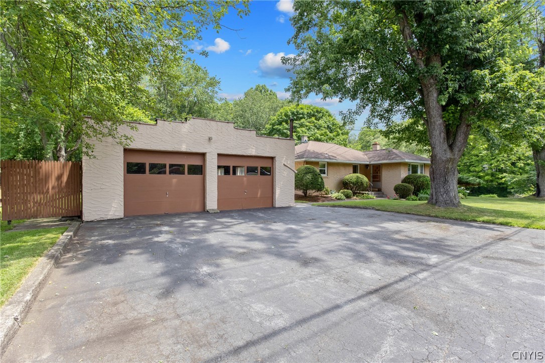 8252 Maple Road