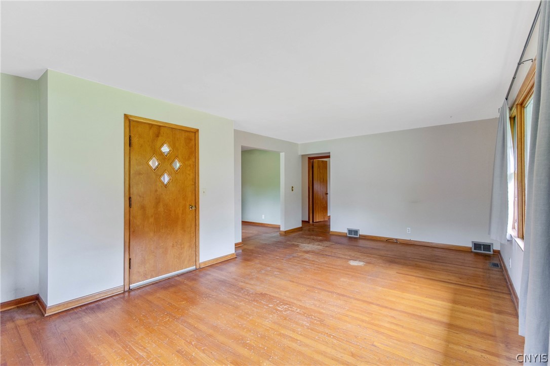 8252 Maple Road
