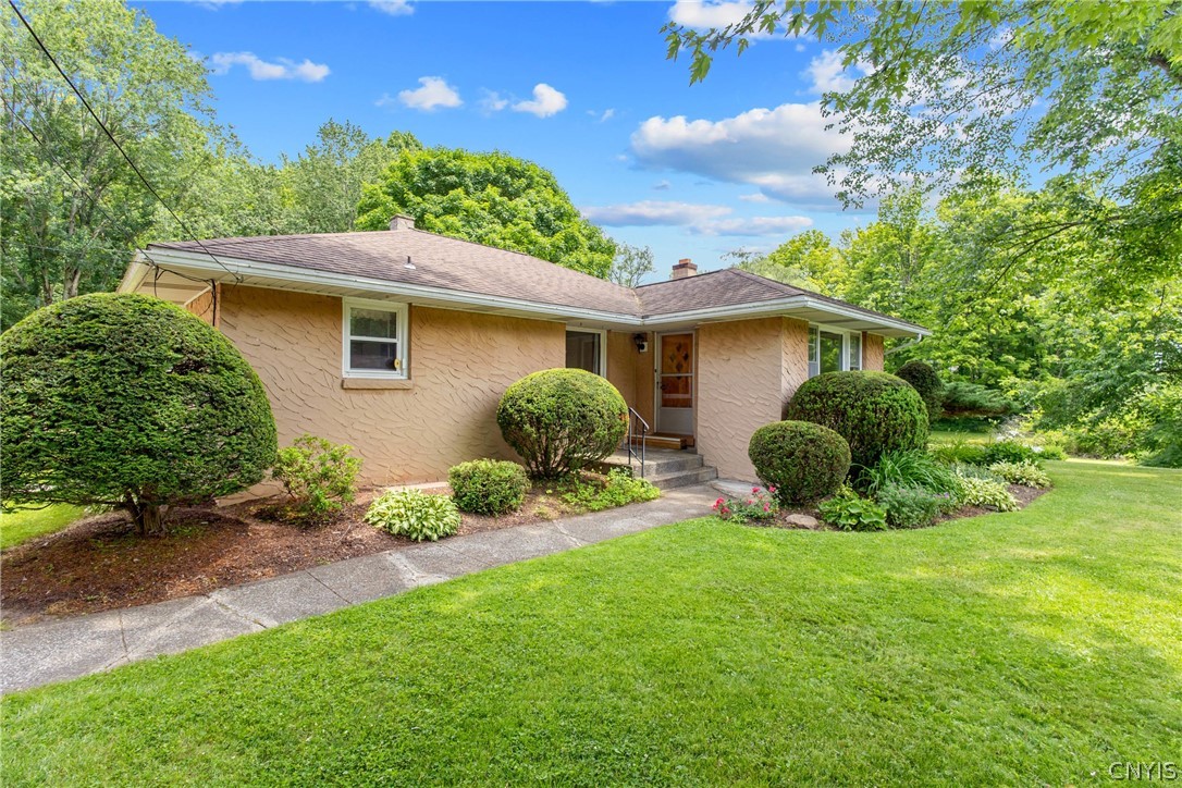 8252 Maple Road