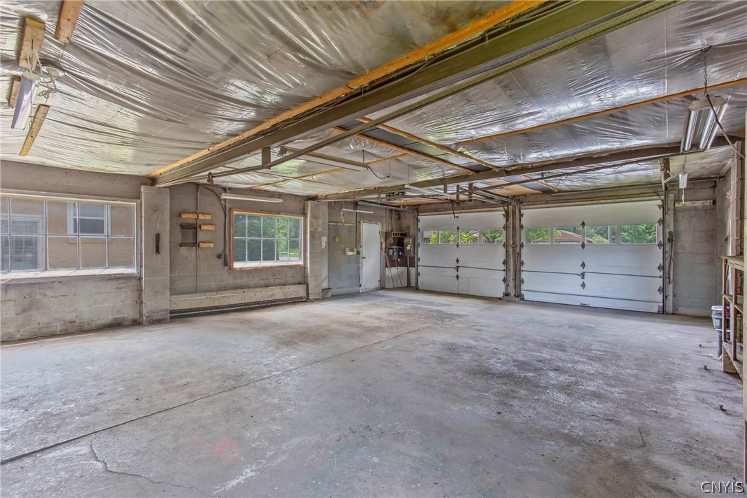 8252 Maple Road