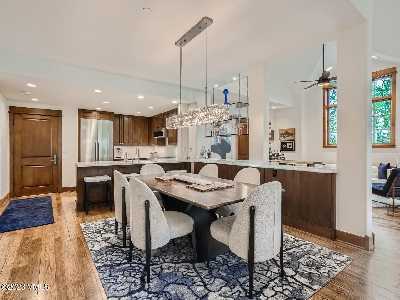 1087 Bachelor Ridge Road, 201