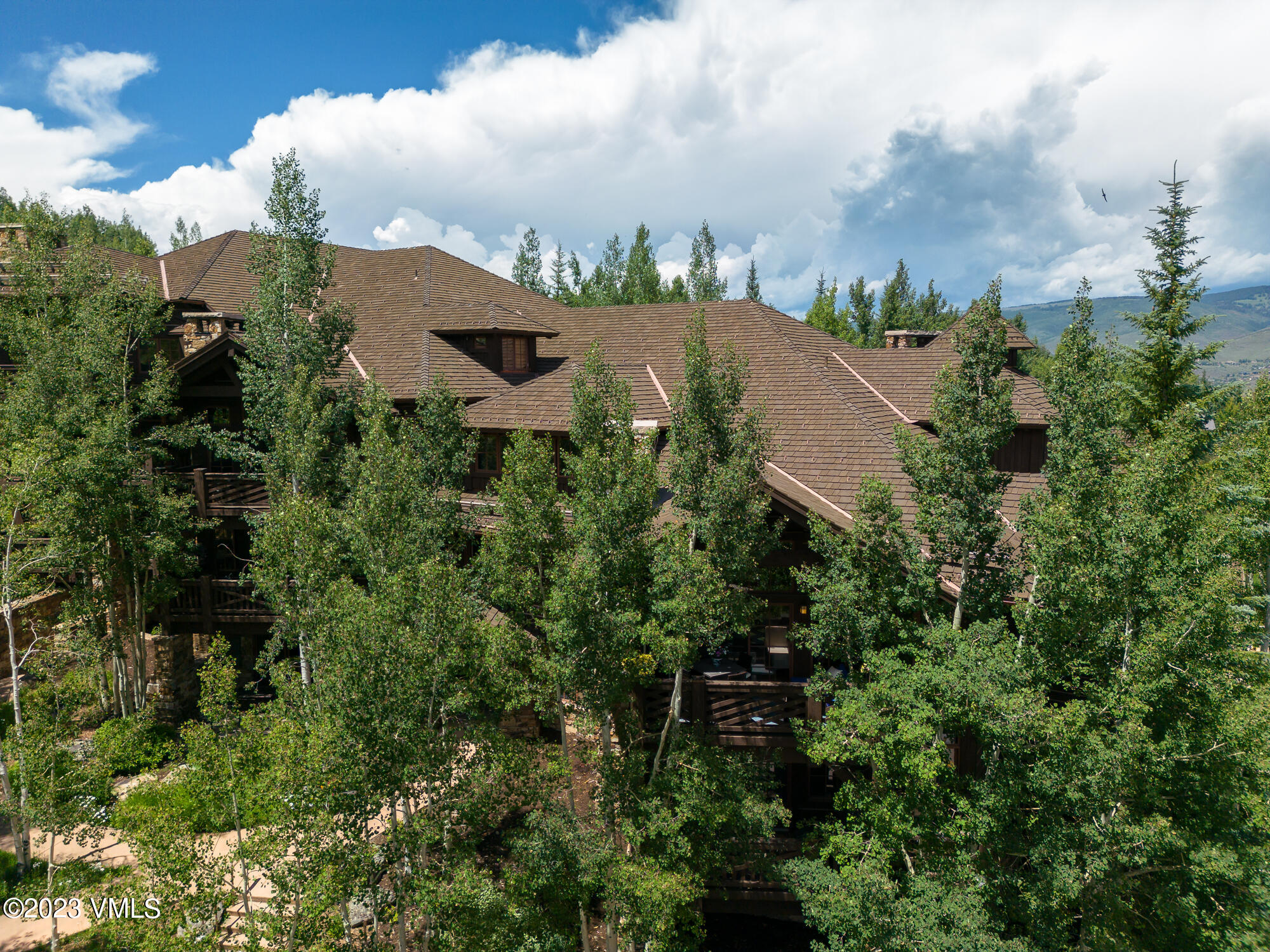 1087 Bachelor Ridge Road, 201
