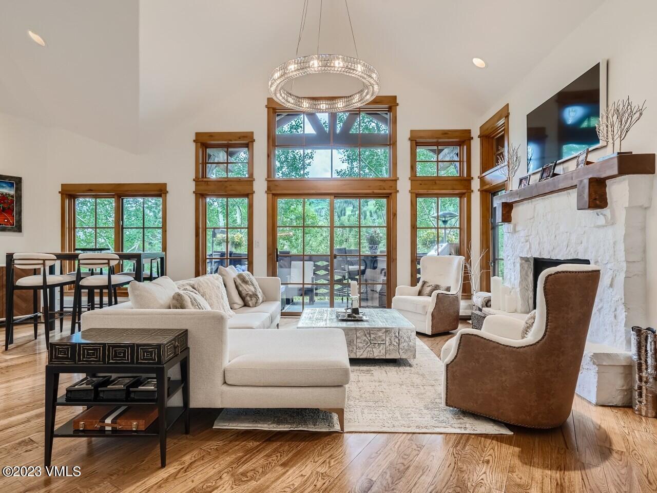 1087 Bachelor Ridge Road, 201