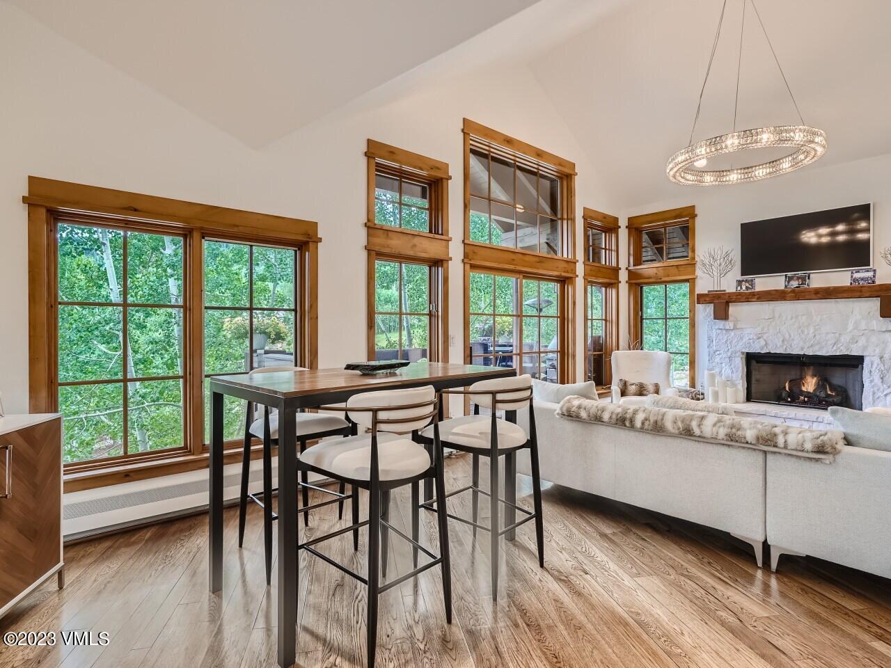 1087 Bachelor Ridge Road, 201