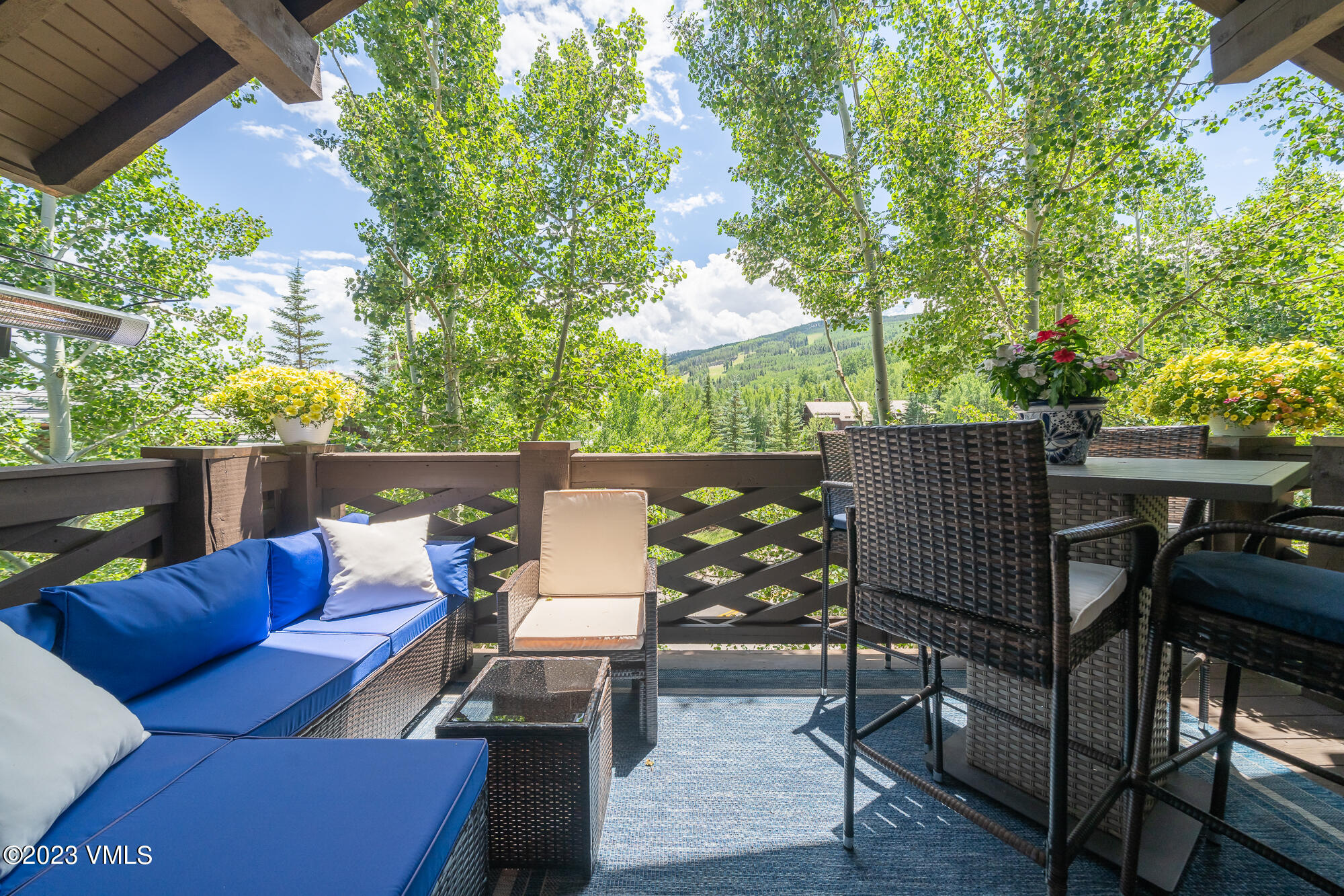 1087 Bachelor Ridge Road, 201