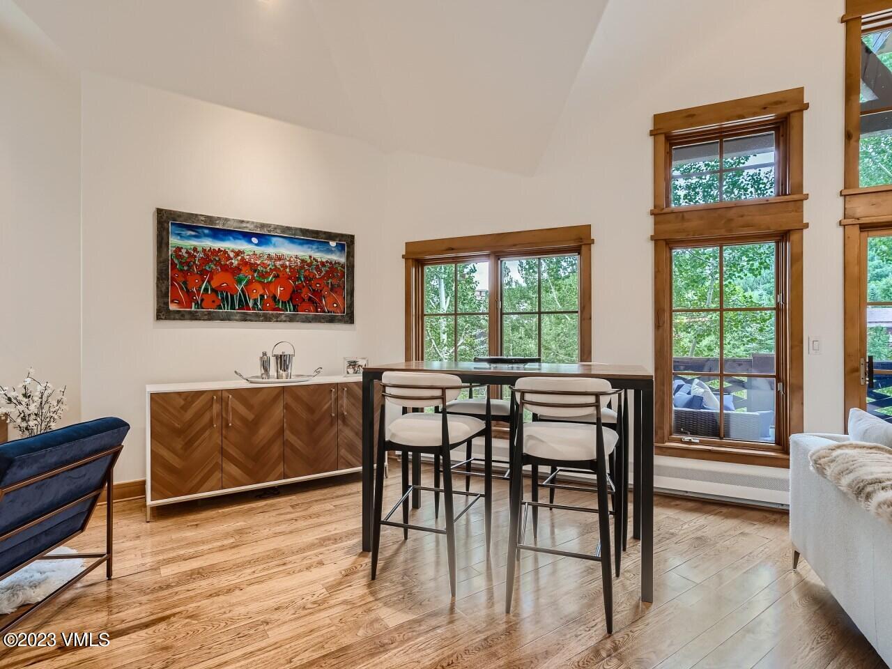 1087 Bachelor Ridge Road, 201