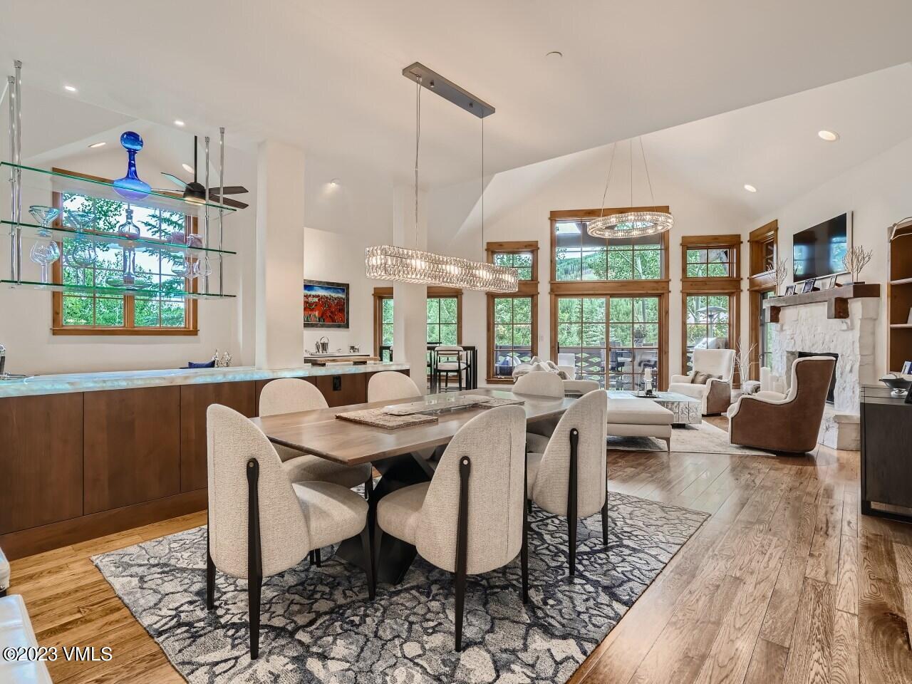1087 Bachelor Ridge Road, 201