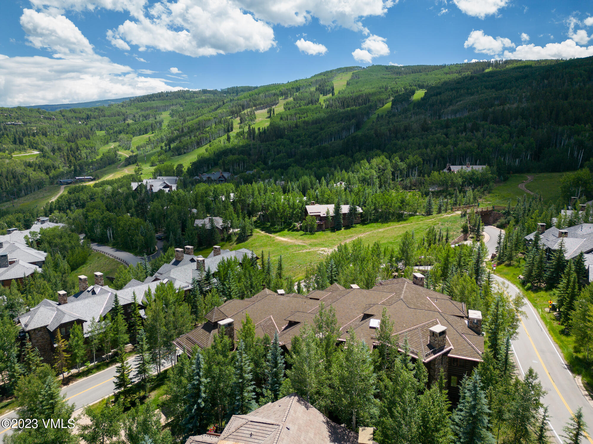 1087 Bachelor Ridge Road, 201