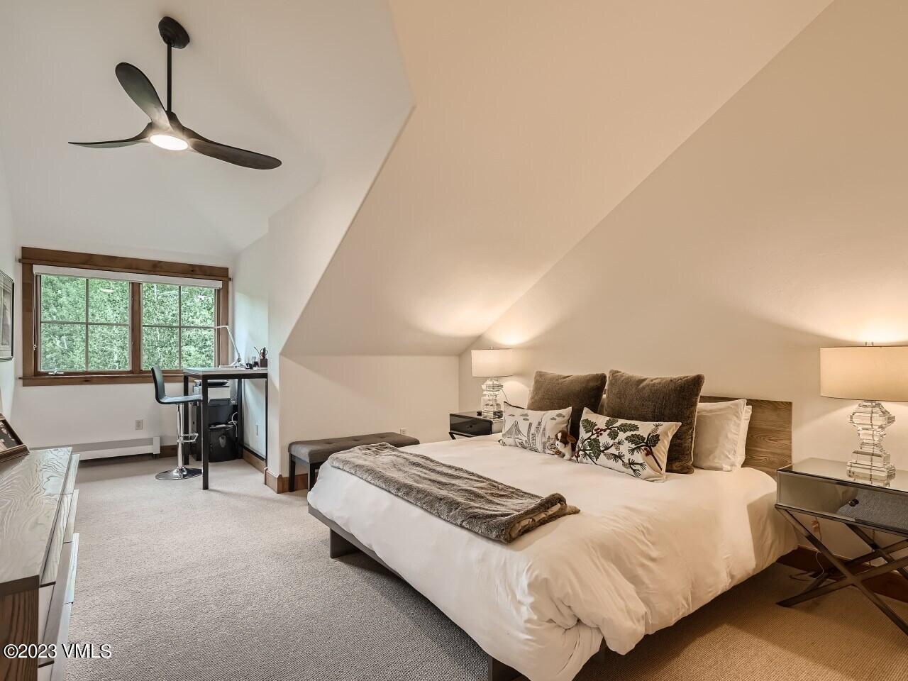 1087 Bachelor Ridge Road, 201