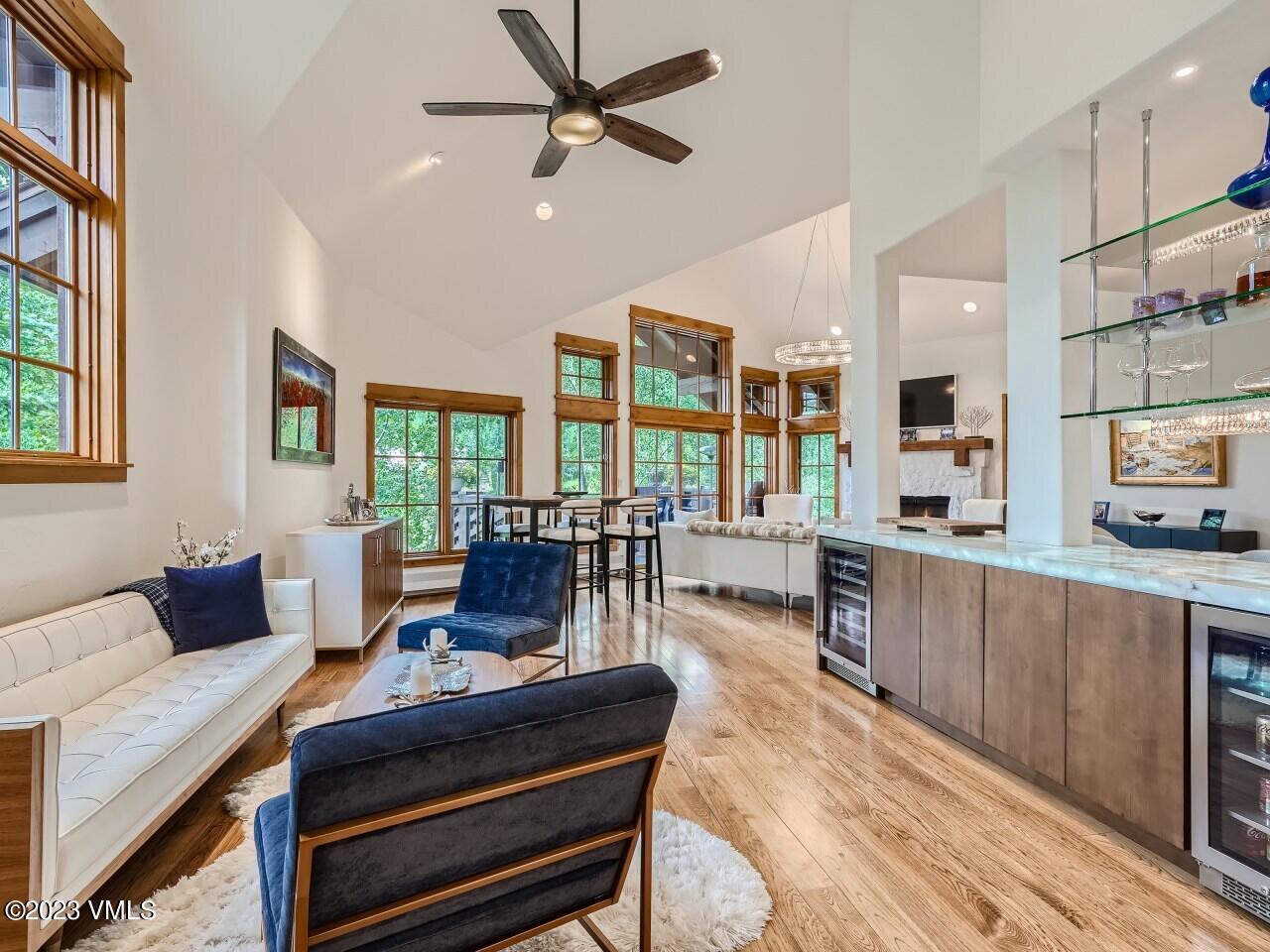 1087 Bachelor Ridge Road, 201