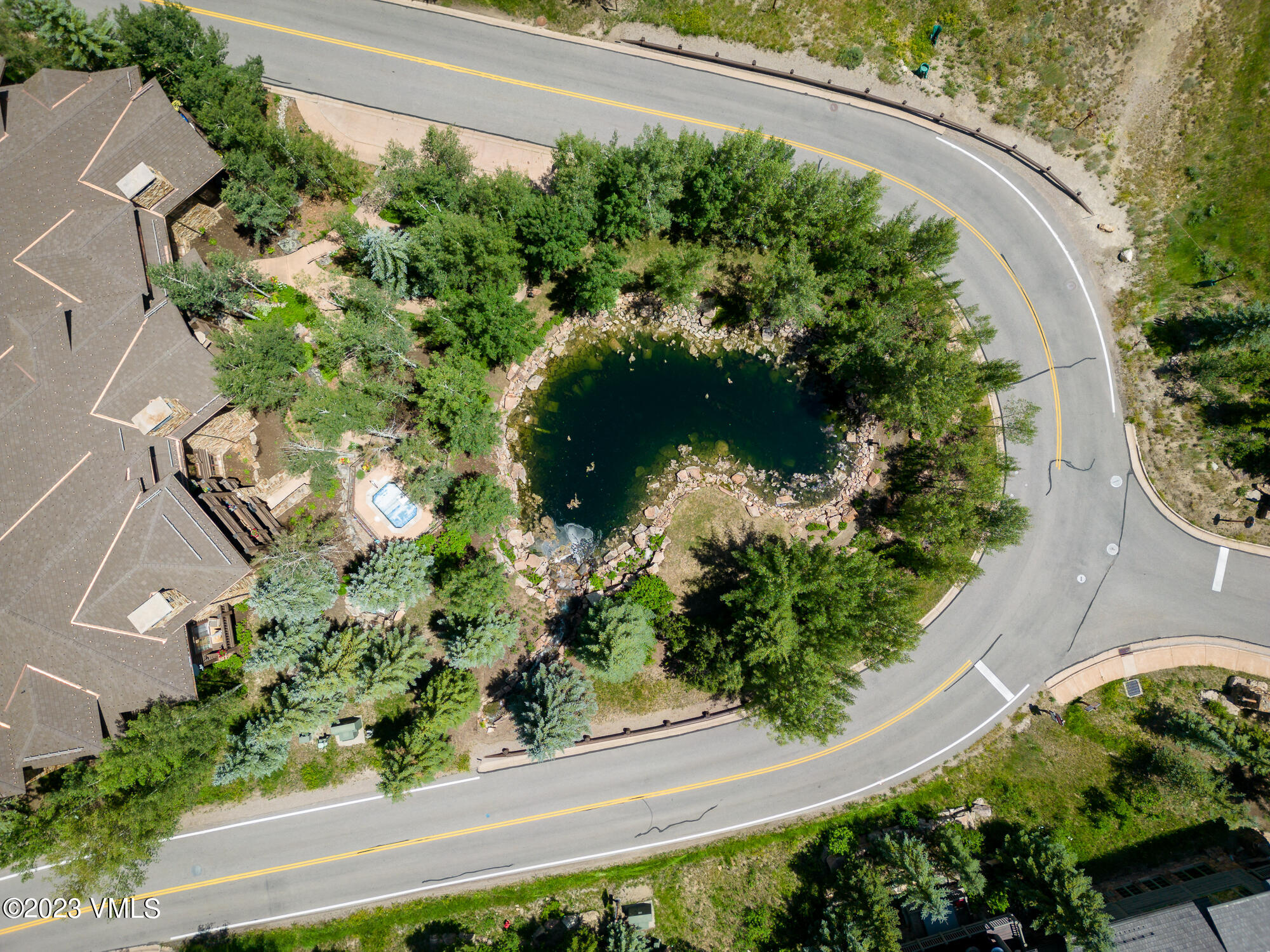 1087 Bachelor Ridge Road, 201