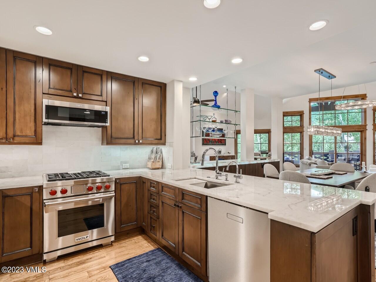 1087 Bachelor Ridge Road, 201