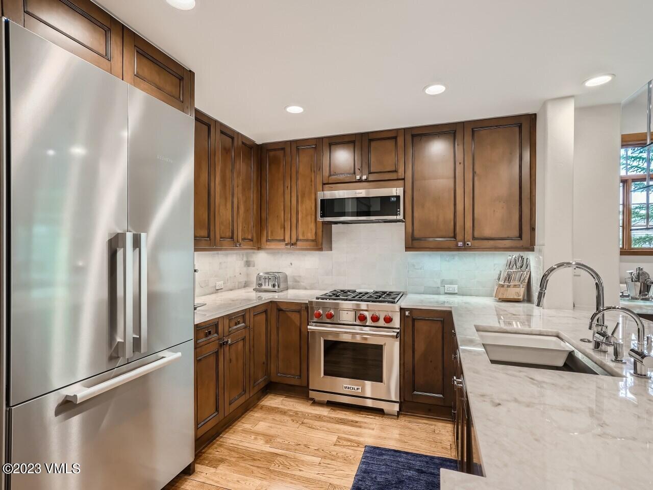 1087 Bachelor Ridge Road, 201