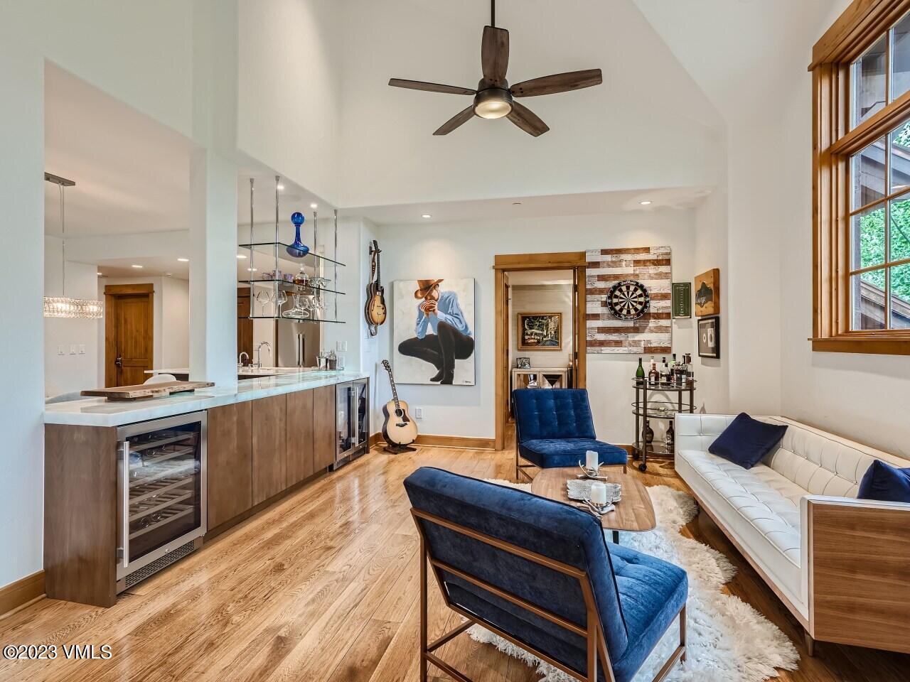 1087 Bachelor Ridge Road, 201
