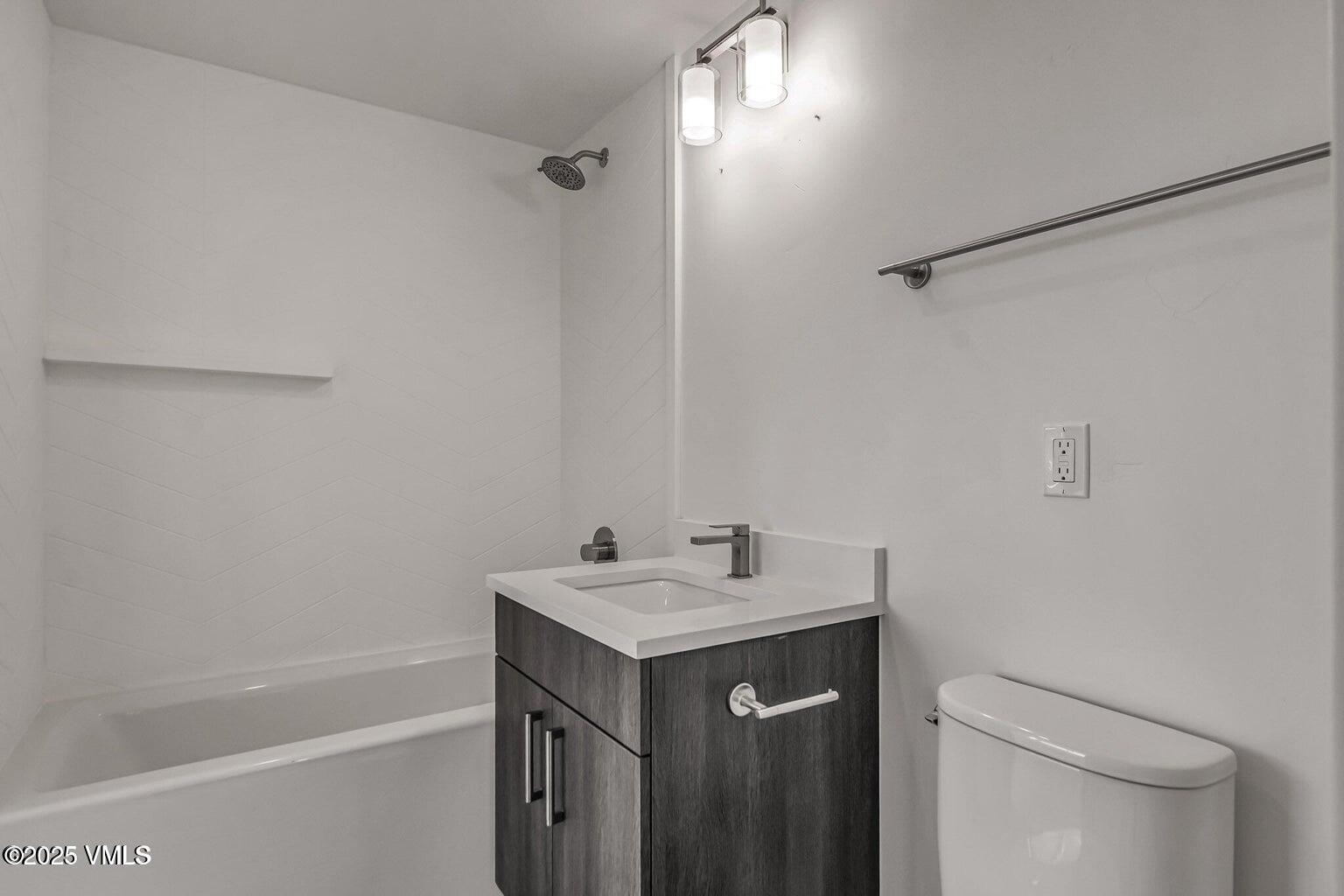 91 Mount Hope Circle, E101